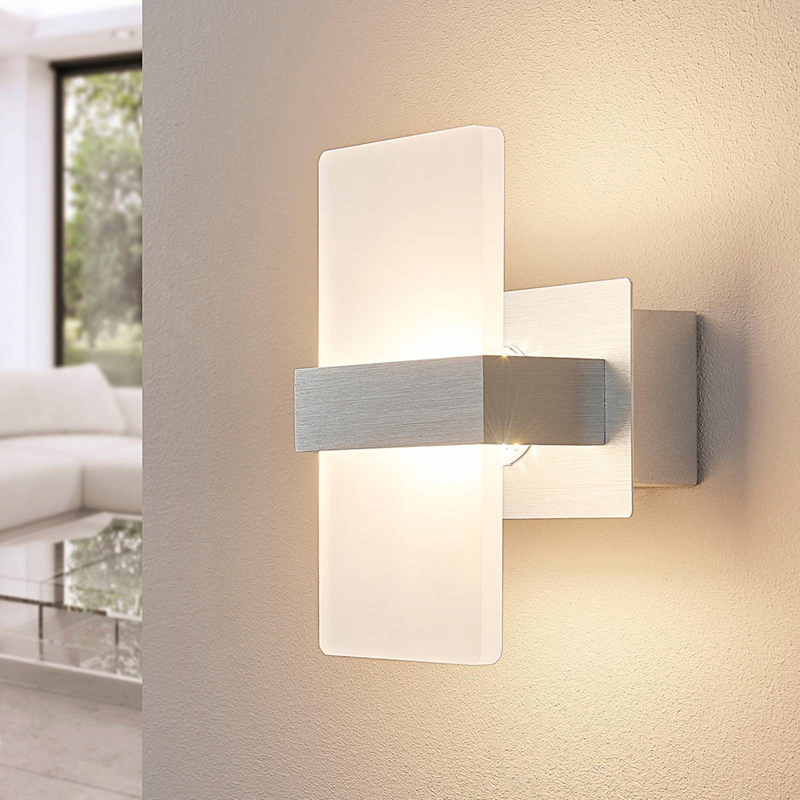 Lindby LED-Wandleuchte Yorick, Höhe 18 cm, alu, weiß, Metall Lindby LED-Wandleuchte Yorick, Höhe 18 cm, alu, weiß, Metall von LINDBY