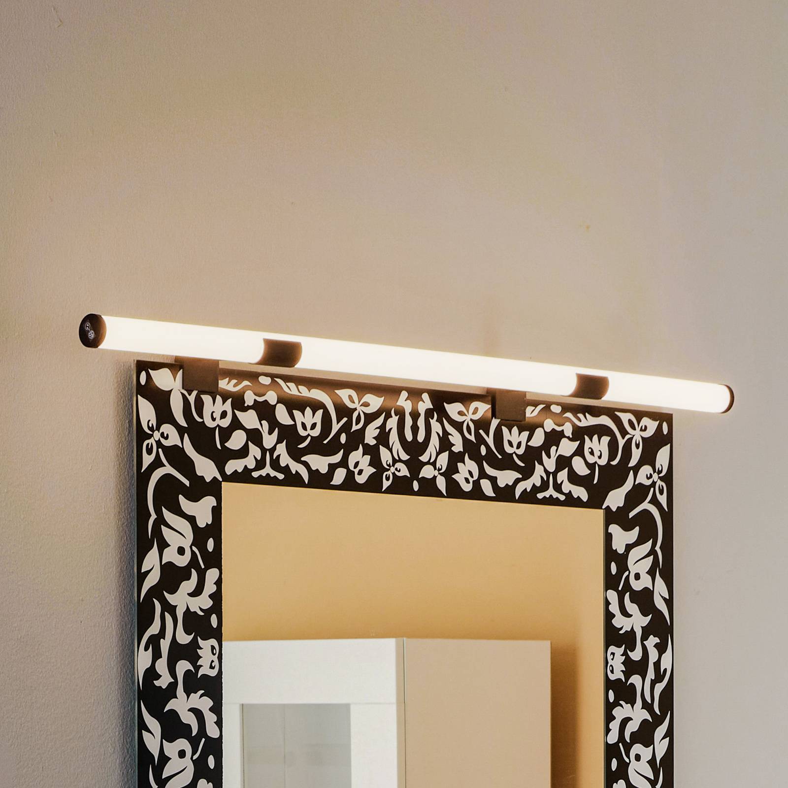 Lindby Arwyn LED-Spiegelleuchte, schwarz Lindby Arwyn LED-Spiegelleuchte, schwarz von LINDBY
