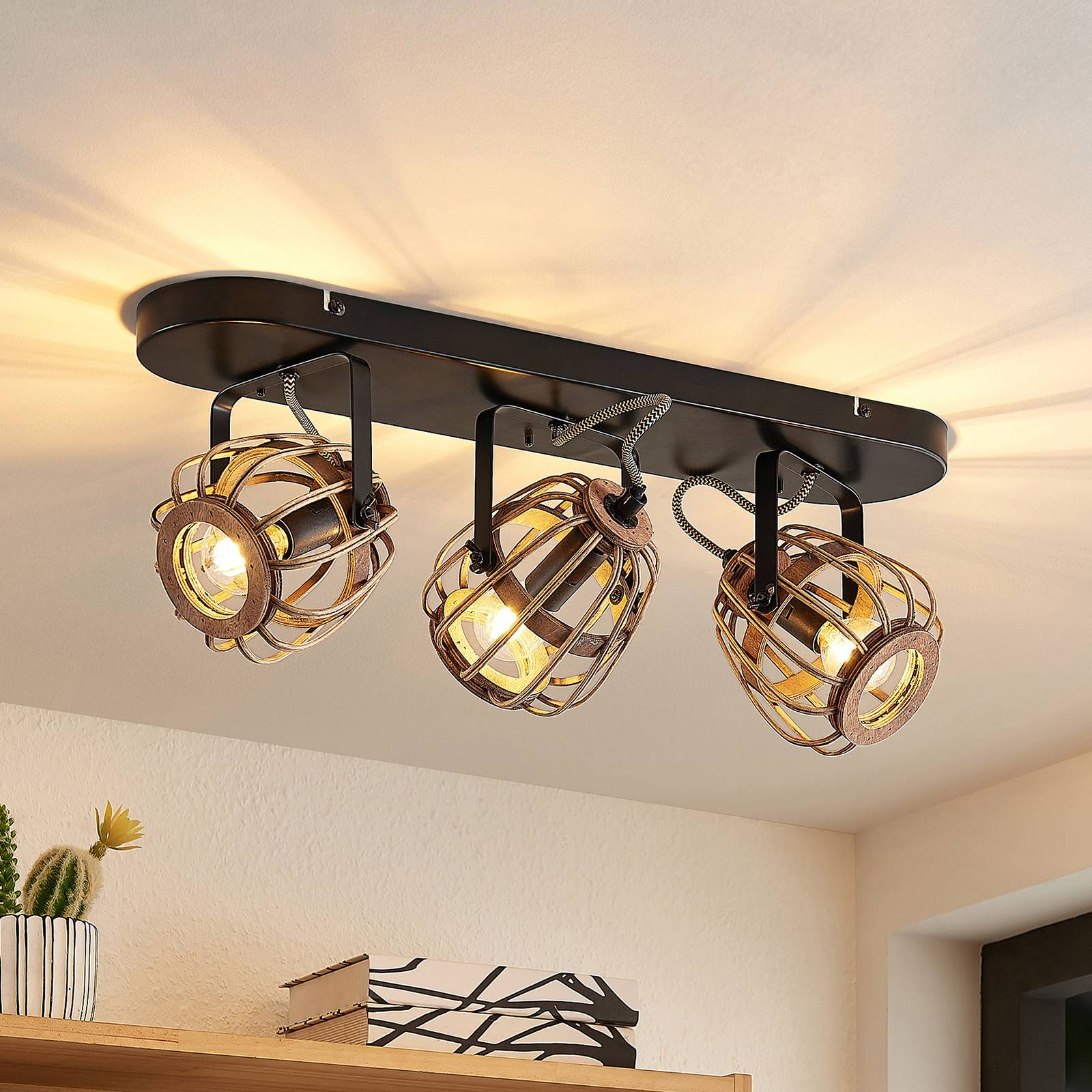 Lindby Deckenstrahler Bominio, 54 cm, 3-flg., Holz, Rattan Lindby Deckenstrahler Bominio, 54 cm, 3-flg., Holz, Rattan von LINDBY