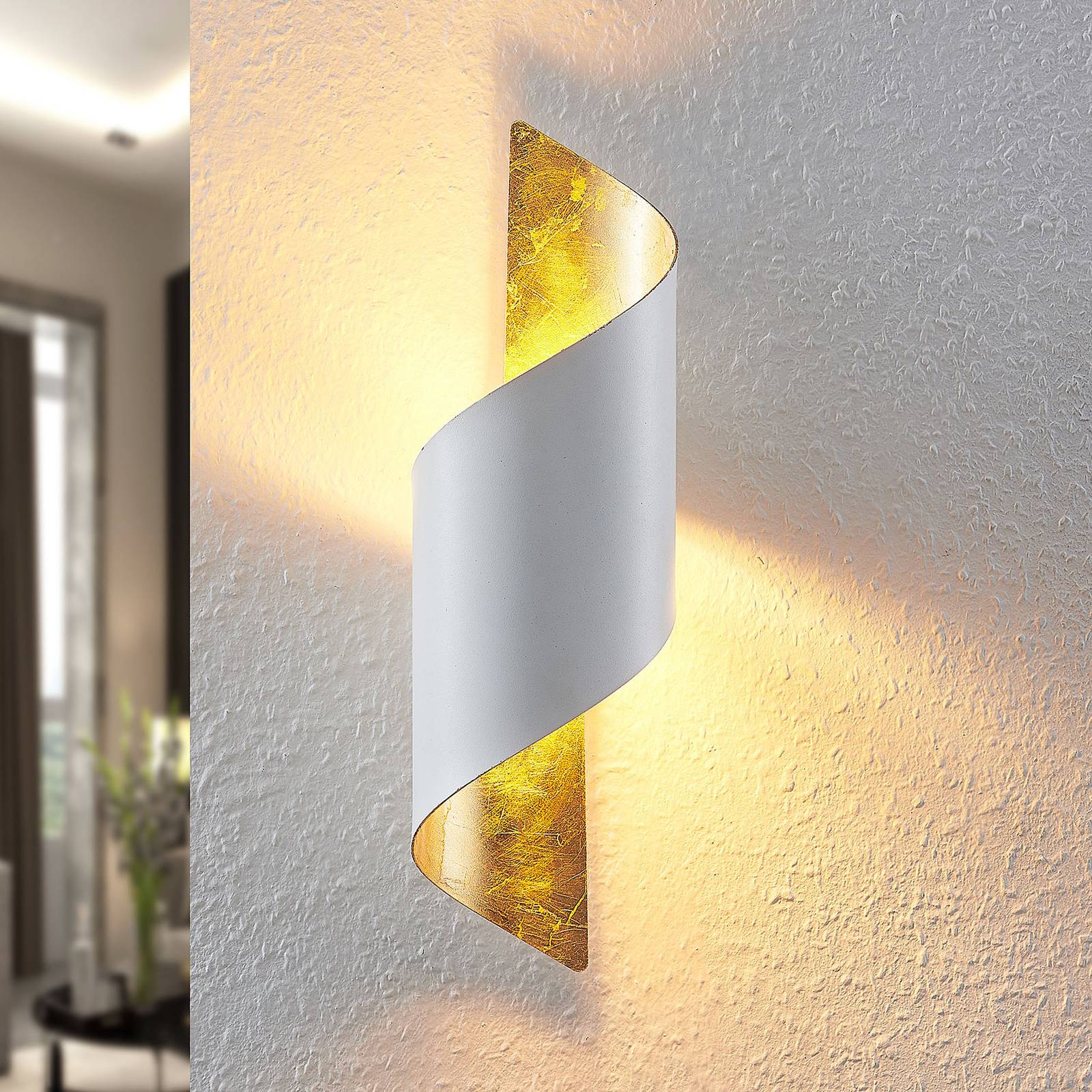 Lindby Wandleuchte Desirio, weiß/gold, 35cm, E14, Metall Lindby Wandleuchte Desirio, weiß/gold, 35cm, E14, Metall von LINDBY