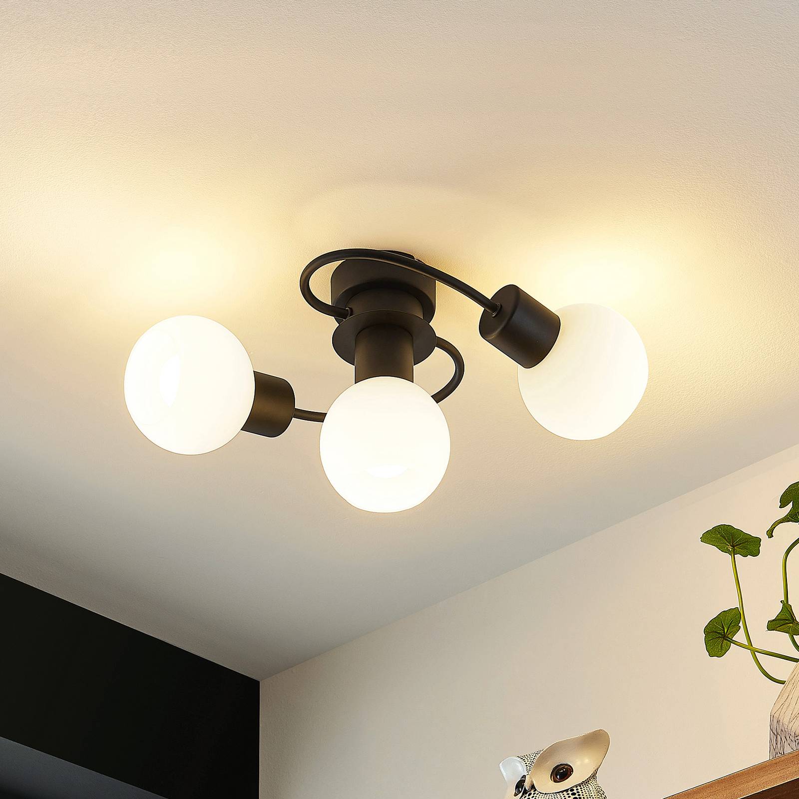 Lindby Deckenlampe Ciala, 3-flammig, schwarz/weiß, Glas, E14 Lindby Deckenlampe Ciala, 3-flammig, schwarz/weiß, Glas, E14 von LINDBY