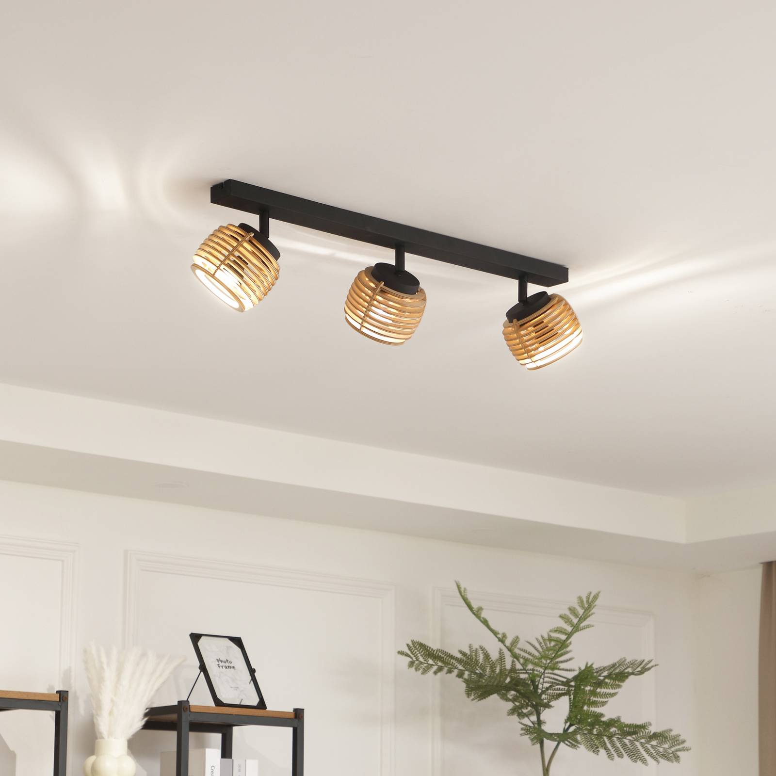 Lindby Deckenleuchte Ediz, 3-flammig, GU10, Holz, 73 cm lang Lindby Deckenleuchte Ediz, 3-flammig, GU10, Holz, 73 cm lang von LINDBY