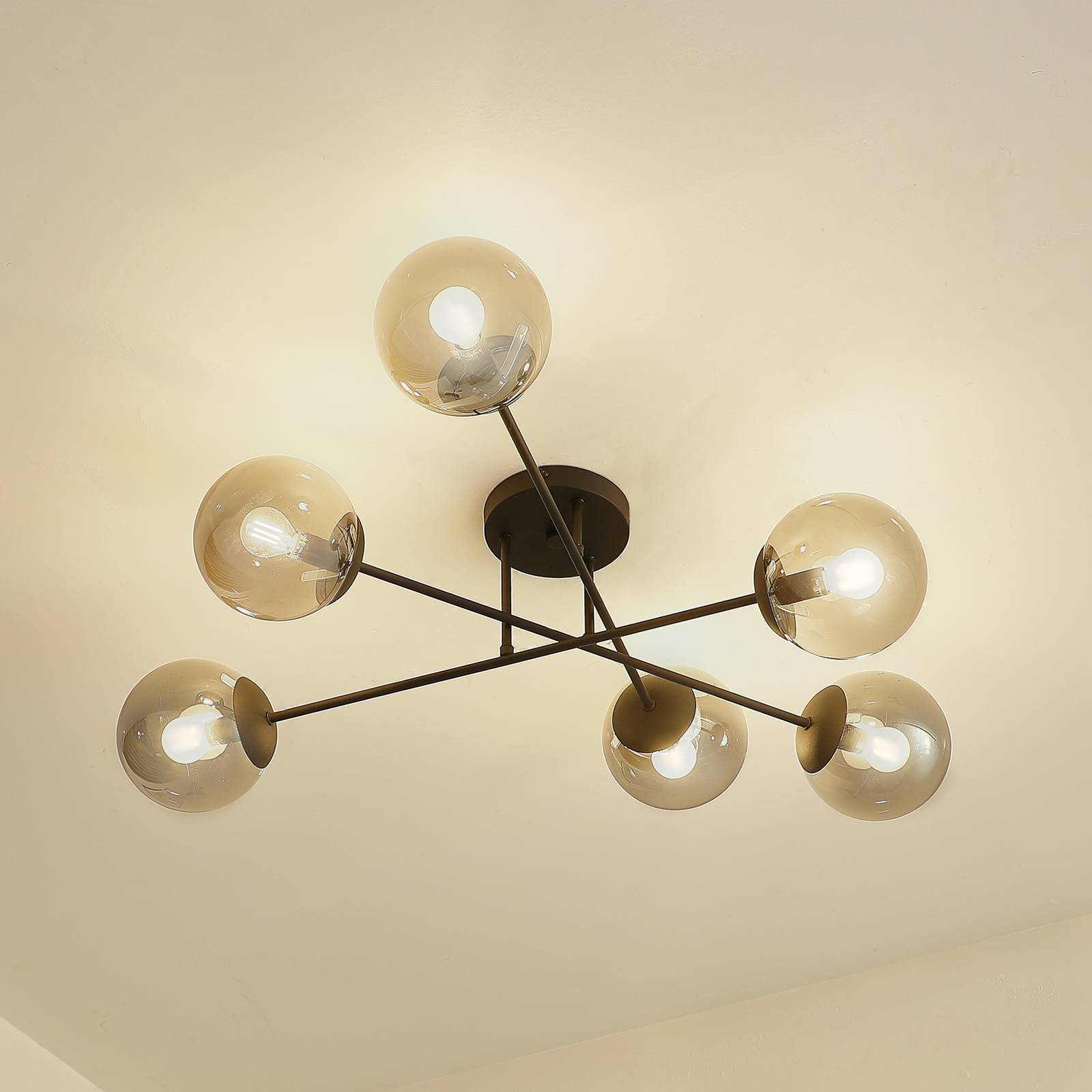 Lindby Deckenleuchte Isamer, rauchgrau, Ø 80 cm, Kugel Lindby Deckenleuchte Isamer, rauchgrau, Ø 80 cm, Kugel von LINDBY
