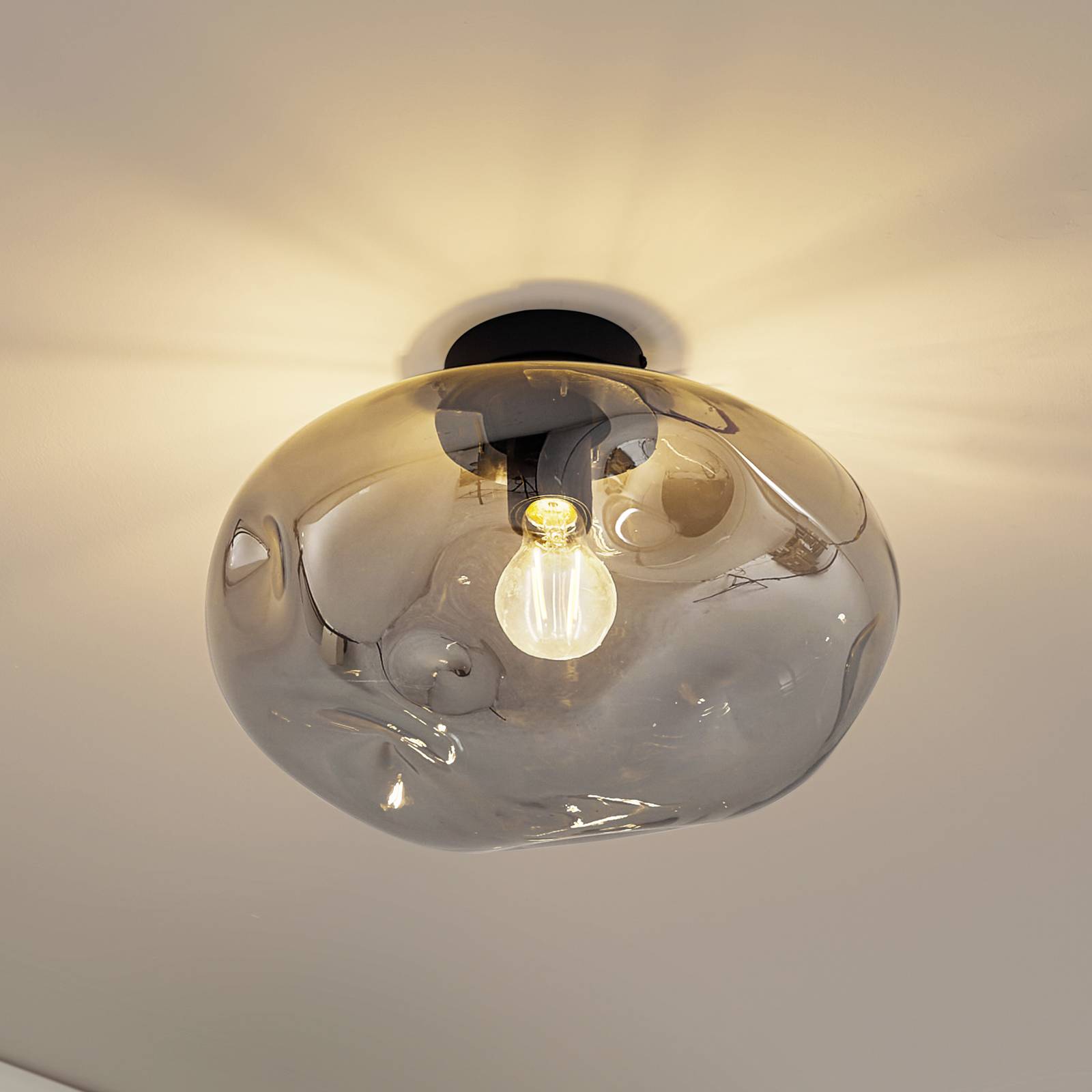 Lindby Deckenleuchte Lelia, rauchgrau, Glas, Ø 35 cm Lindby Deckenleuchte Lelia, rauchgrau, Glas, Ø 35 cm von LINDBY