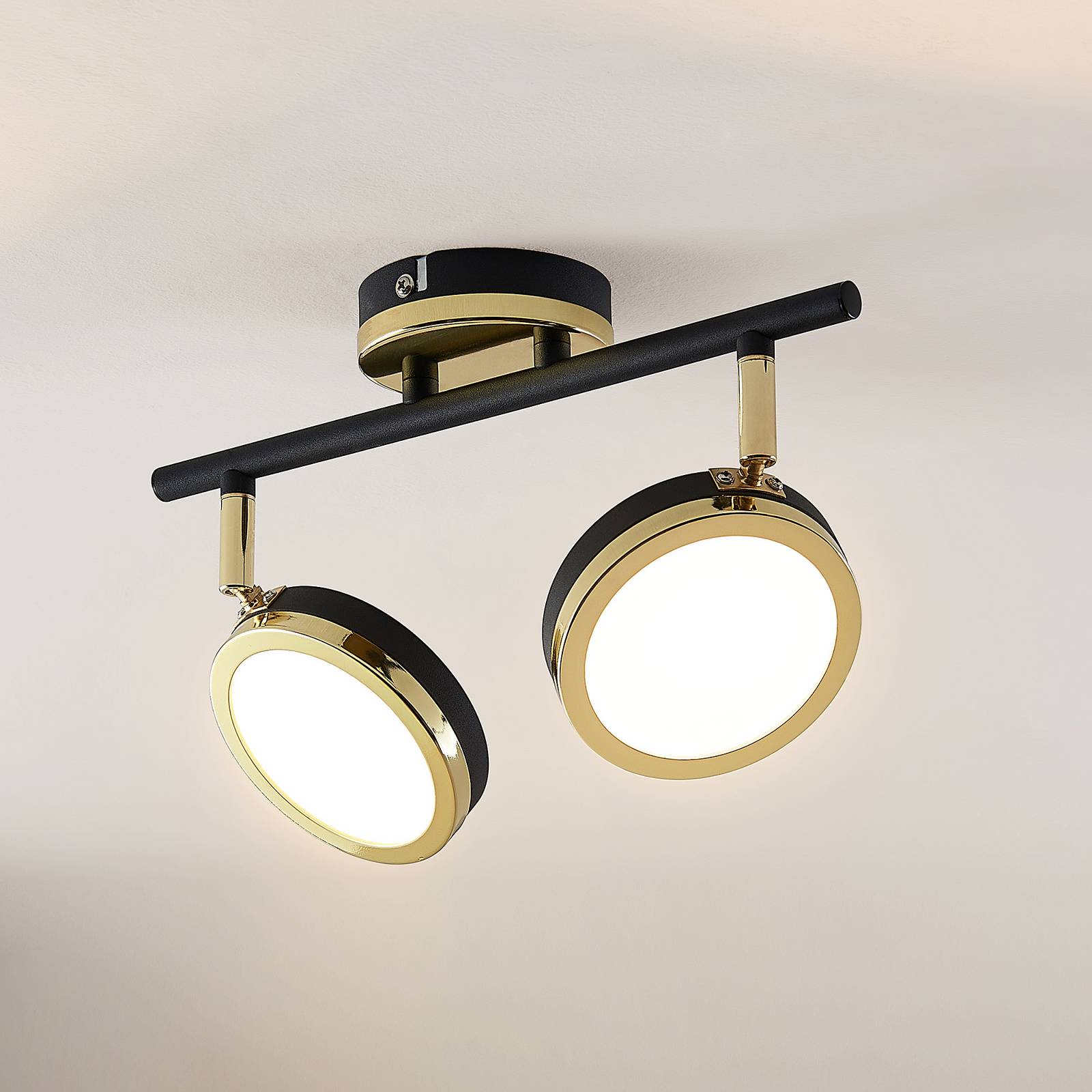 Lindby Deckenstrahler Alsani, 2-flg., Stahl, schwarz, gold Lindby Deckenstrahler Alsani, 2-flg., Stahl, schwarz, gold von LINDBY