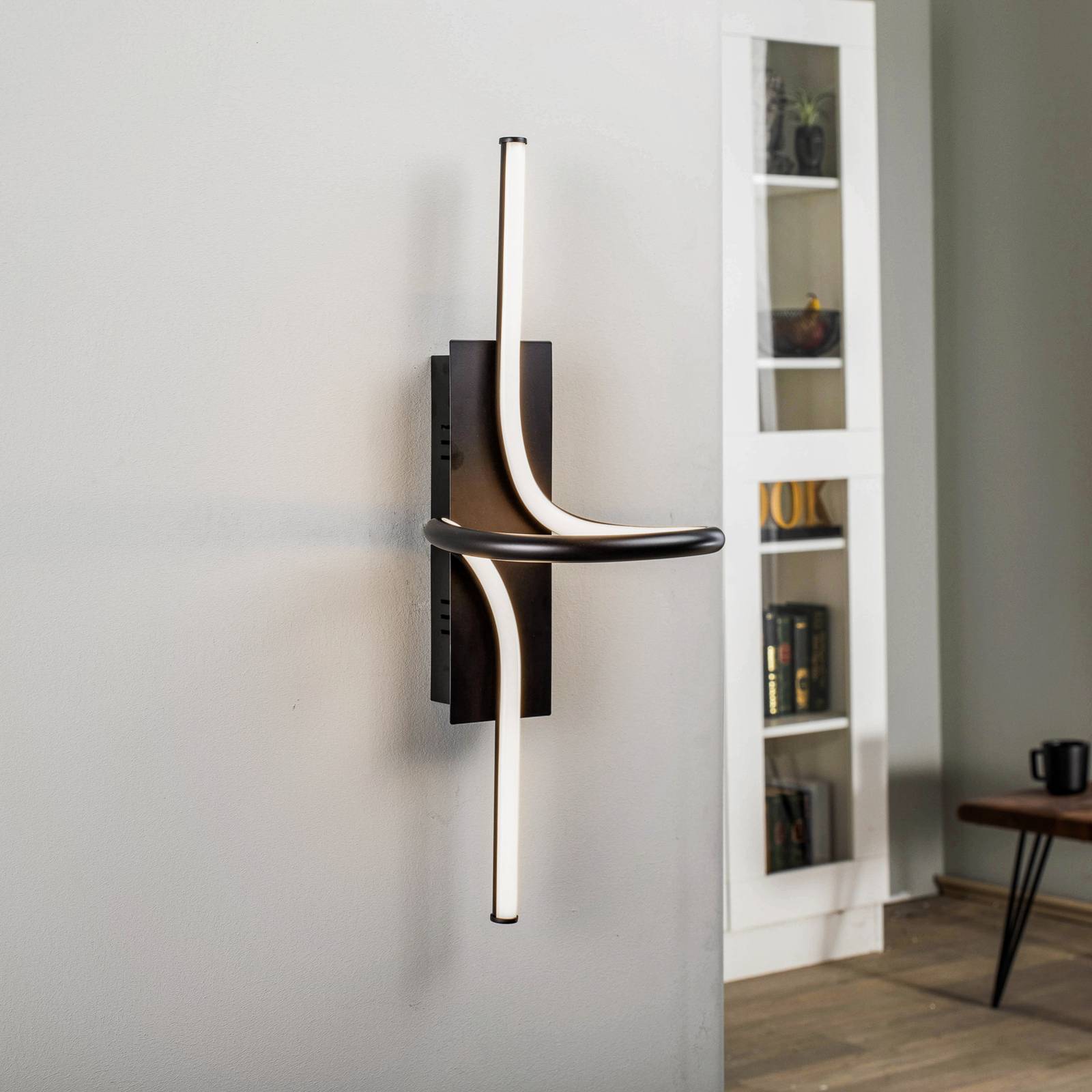 Lindby Divola LED-Wandleuchte, stepdim, schwarz Lindby Divola LED-Wandleuchte, stepdim, schwarz von LINDBY