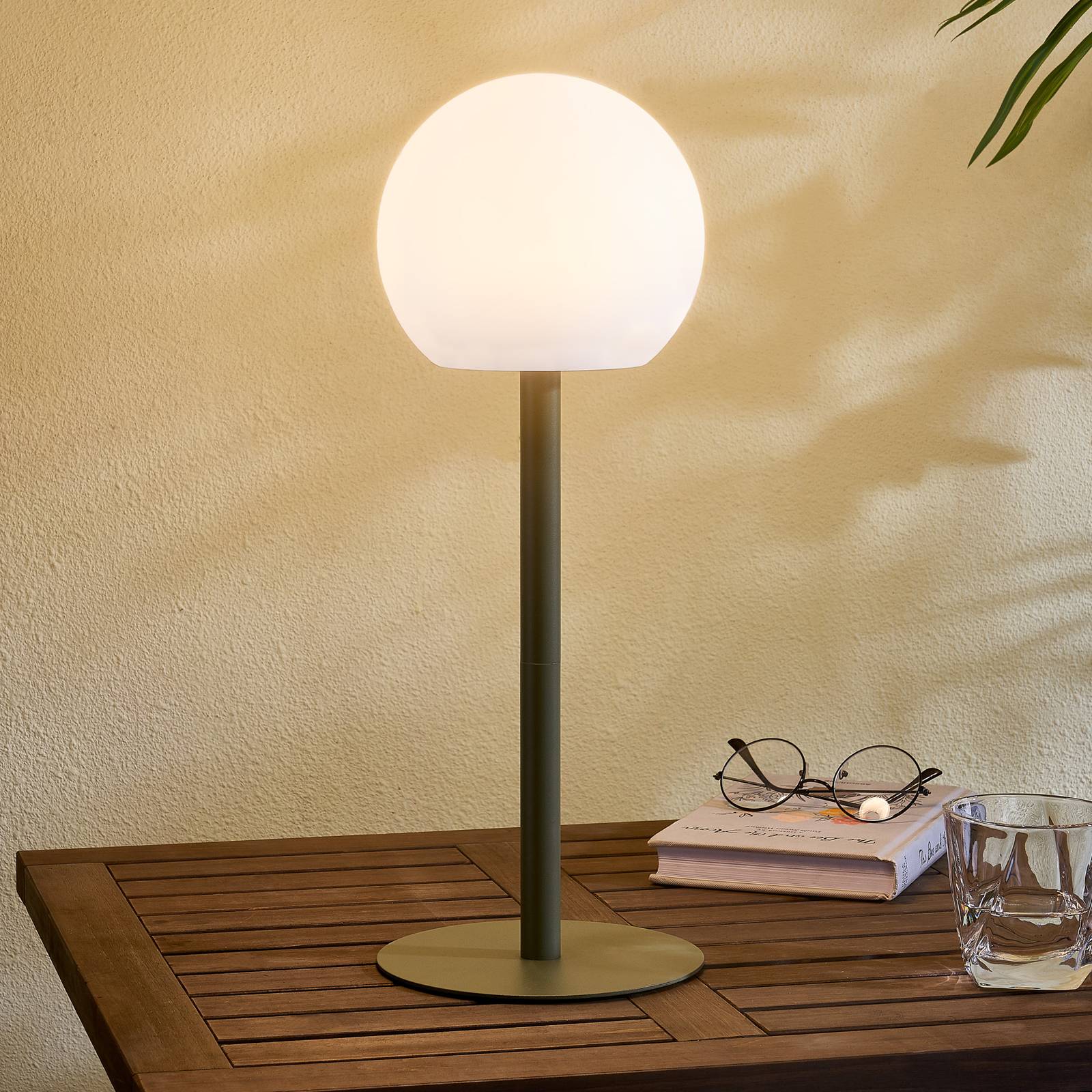 Lindby LED-Akku-Tischleuchte Eleia, grün, Metall, IP44 Lindby LED-Akku-Tischleuchte Eleia, grün, Metall, IP44 von LINDBY
