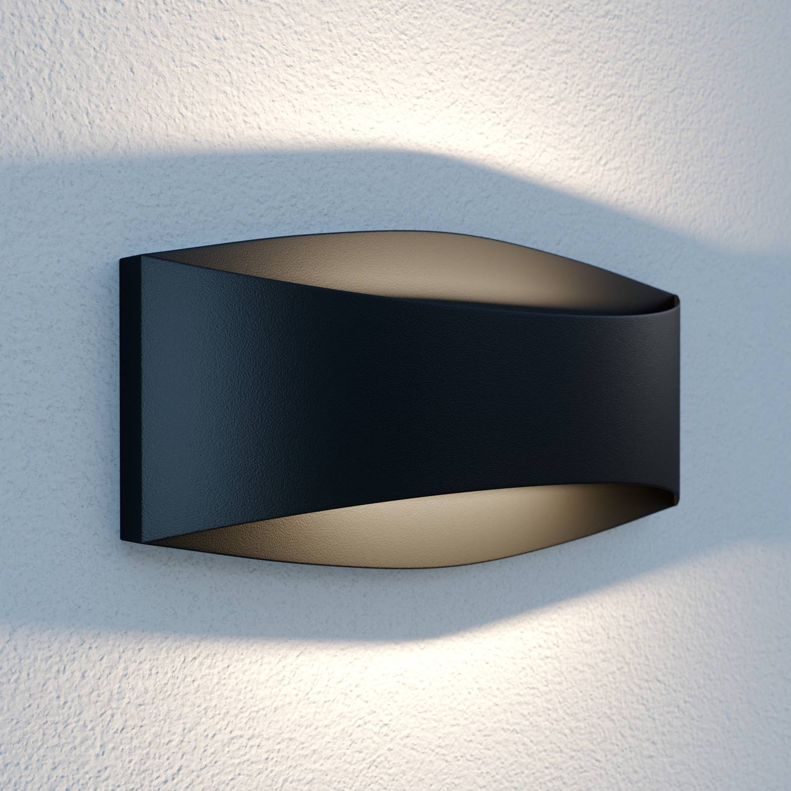 Lindby Evric LED-Außenwandleuchte, Breite 25,4 cm von LINDBY