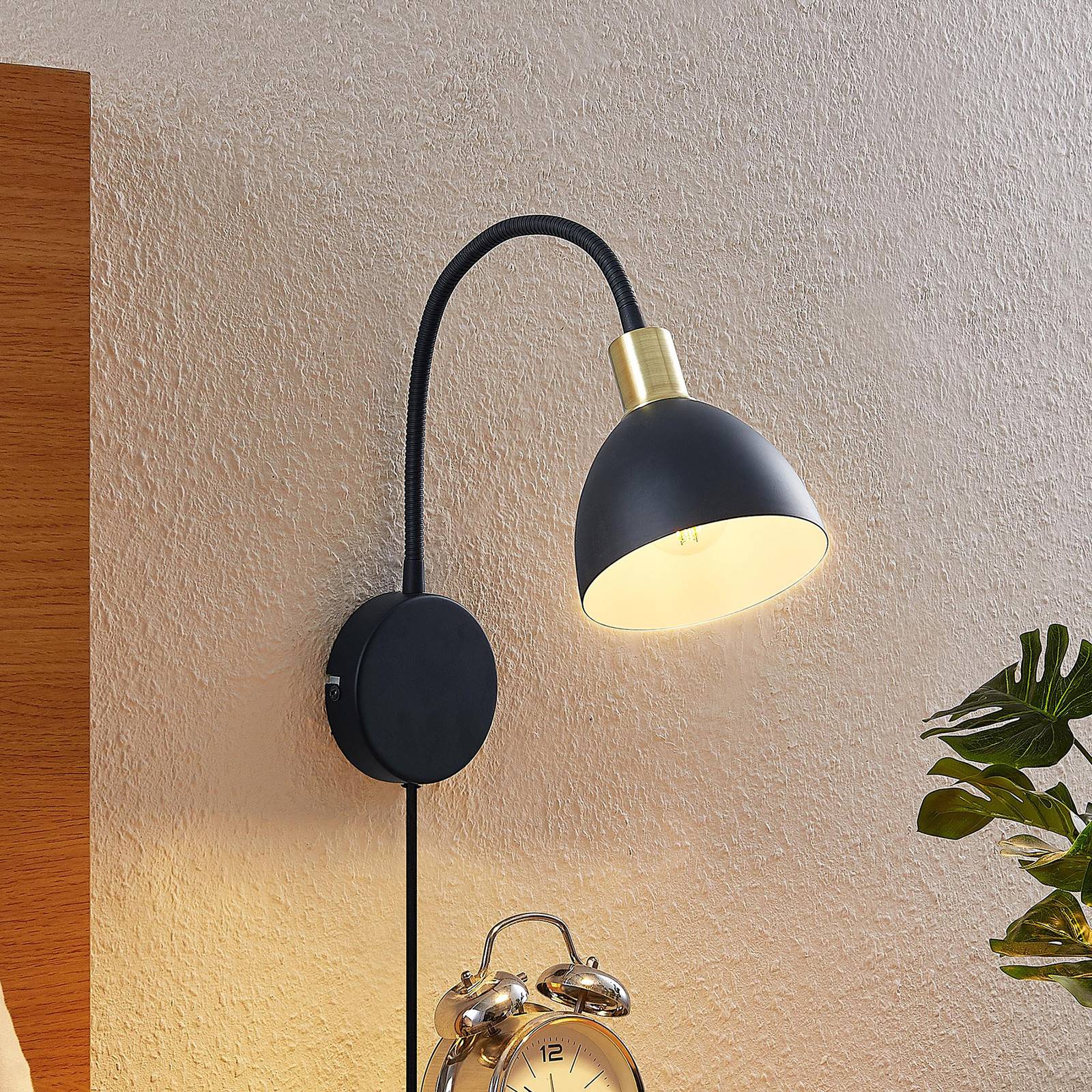 Lindby Genora Wandlampe mit Stecker von LINDBY