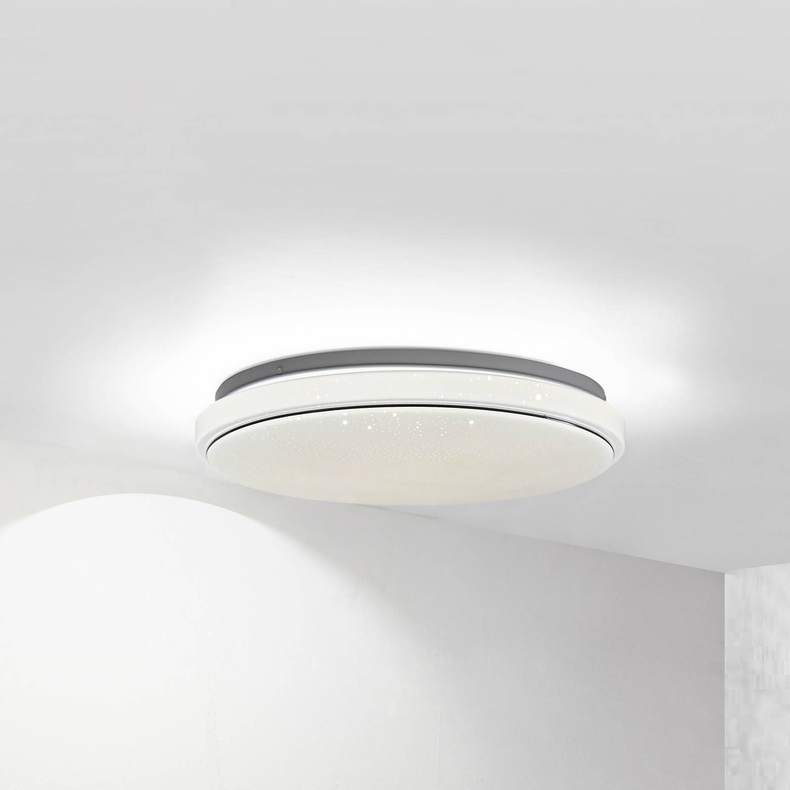 Lindby LED-Deckenlampe Glamo, Ø 39 cm, chrom, weiß, IP44 Lindby LED-Deckenlampe Glamo, Ø 39 cm, chrom, weiß, IP44 von LINDBY