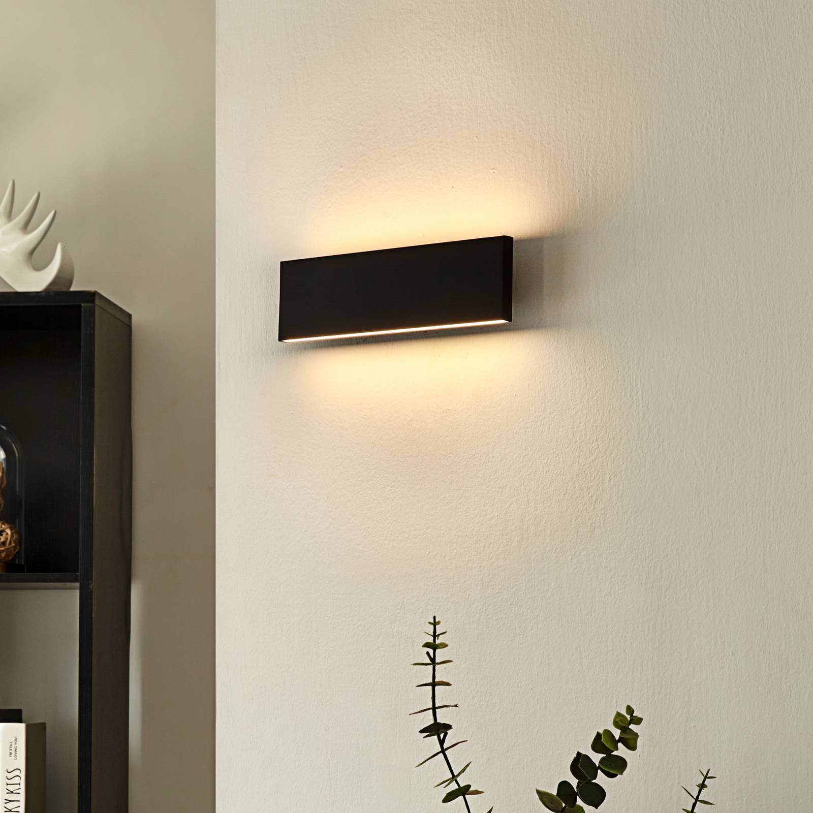 Lindby LED-Wandlampe Ignazia, 28cm, schwarz, Metall, up/down Lindby LED-Wandlampe Ignazia, 28cm, schwarz, Metall, up/down von LINDBY