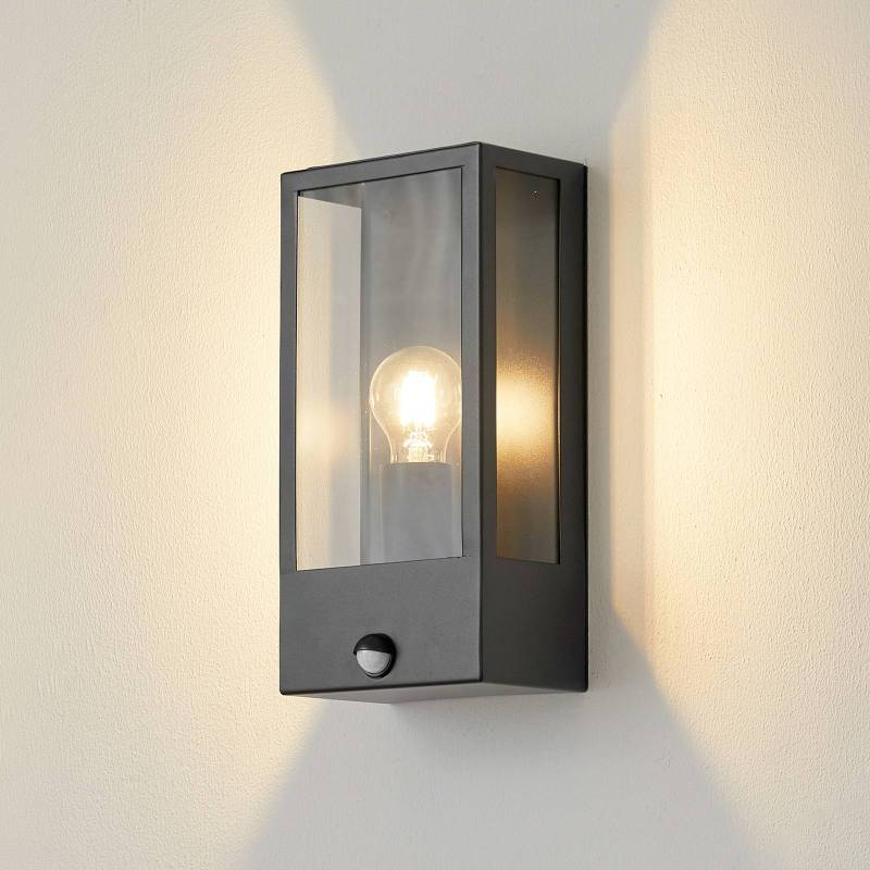 Lindby Außenwandleuchte Ilana, schwarz, Sensor, IP44, E27 von LINDBY