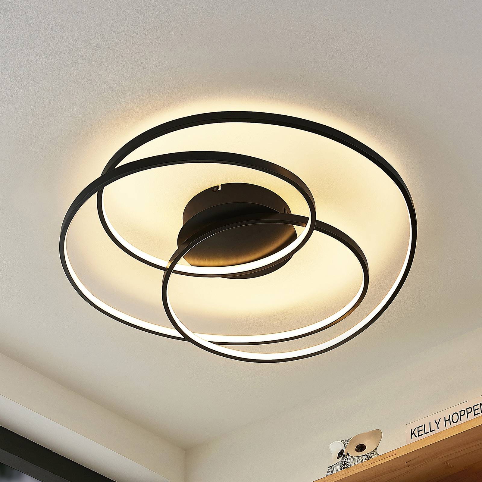 Lindby LED-Deckenleuchte Kateryna, schwarz, Ø 60 cm, dimmbar Lindby LED-Deckenleuchte Kateryna, schwarz, Ø 60 cm, dimmbar von LINDBY
