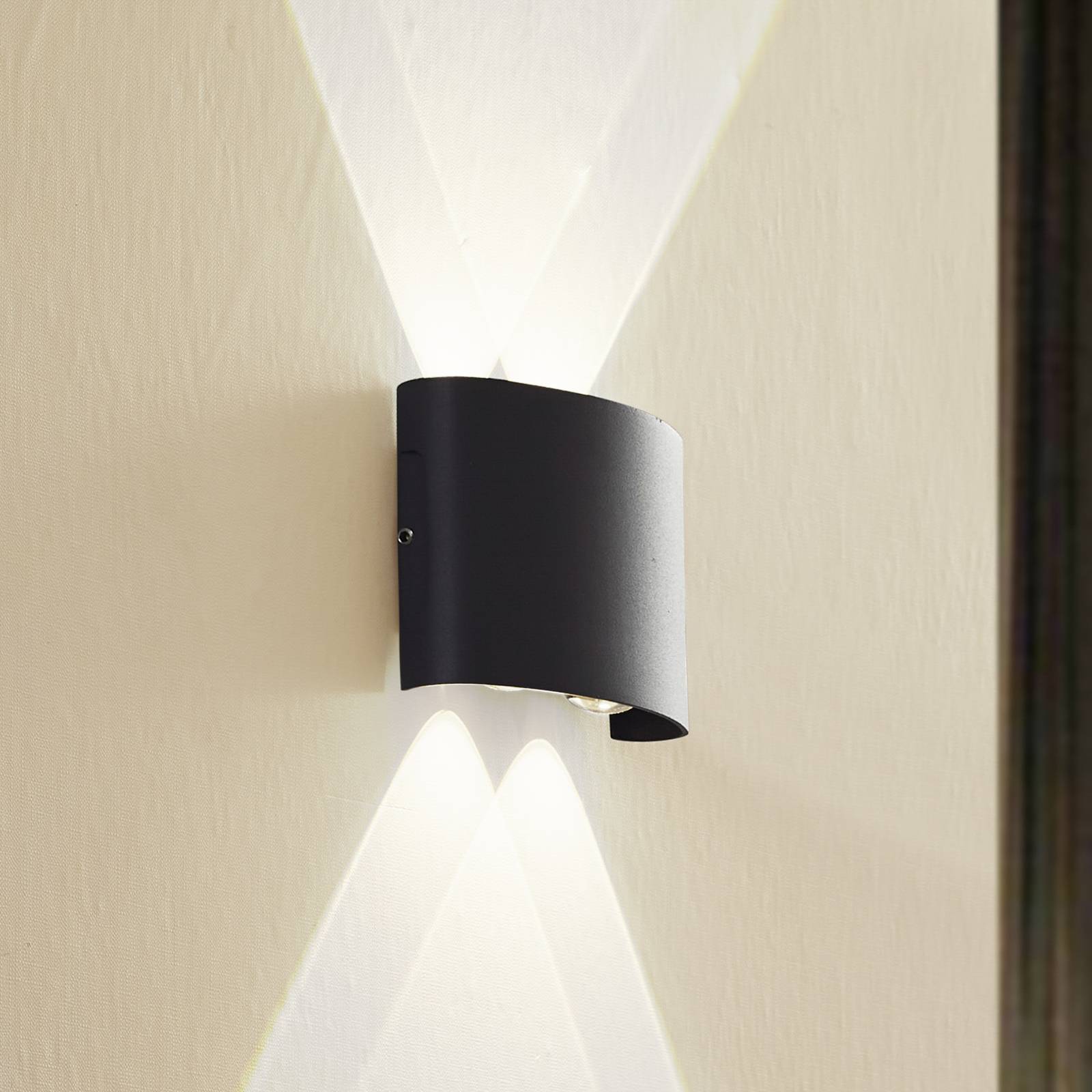 Lindby LED-Außenwandleuchte Ithan, 2-flg., anthrazit, Metall Lindby LED-Außenwandleuchte Ithan, 2-flg., anthrazit, Metall von LINDBY