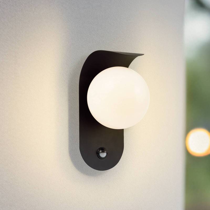Lindby LED-Außenwandleuchte Lacie, Sensor, schwarz/weiß, Alu von LINDBY