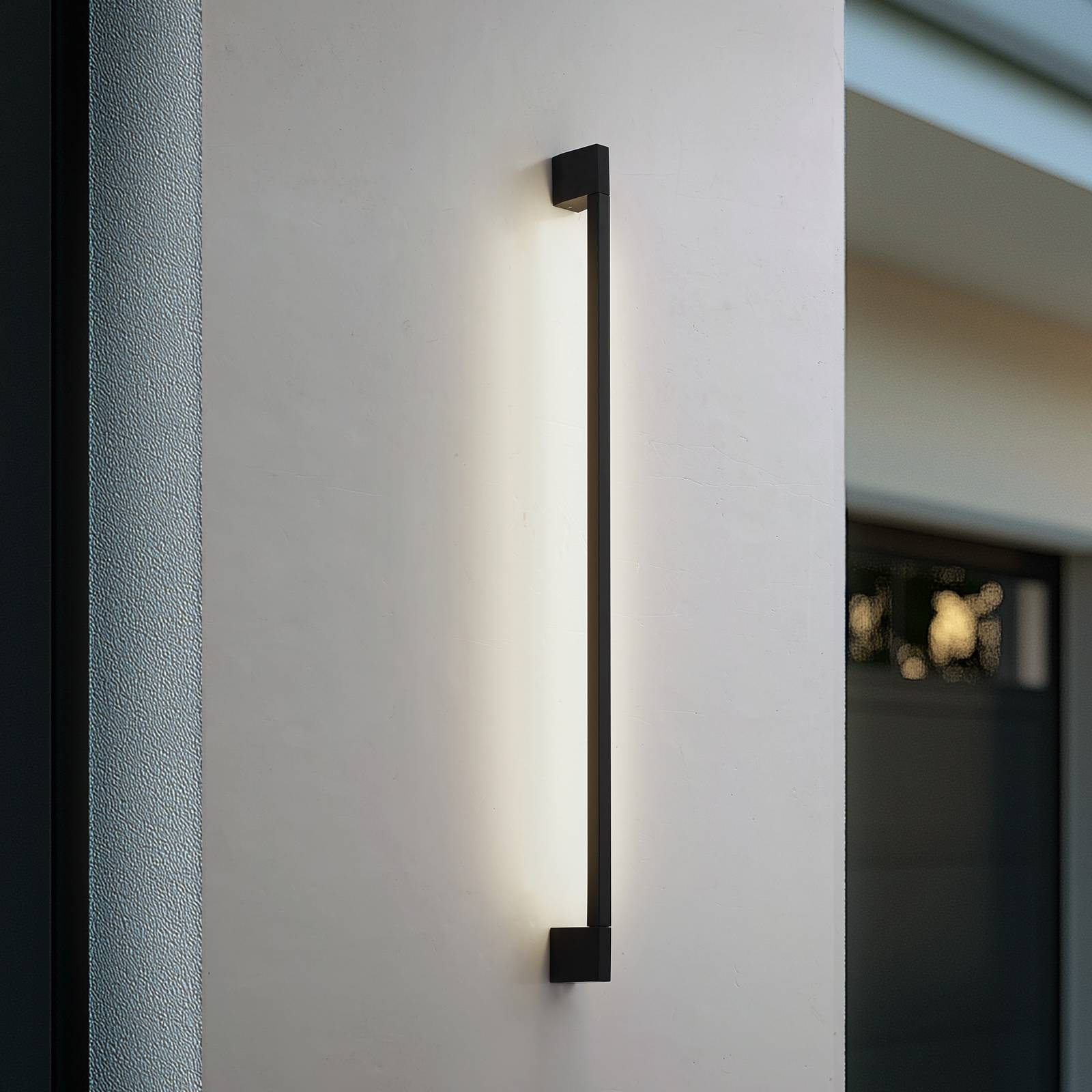 Lindby LED-Wandleuchte Neano, 120cm, schwarz, Metall, IP54 Lindby LED-Wandleuchte Neano, 120cm, schwarz, Metall, IP54 von LINDBY