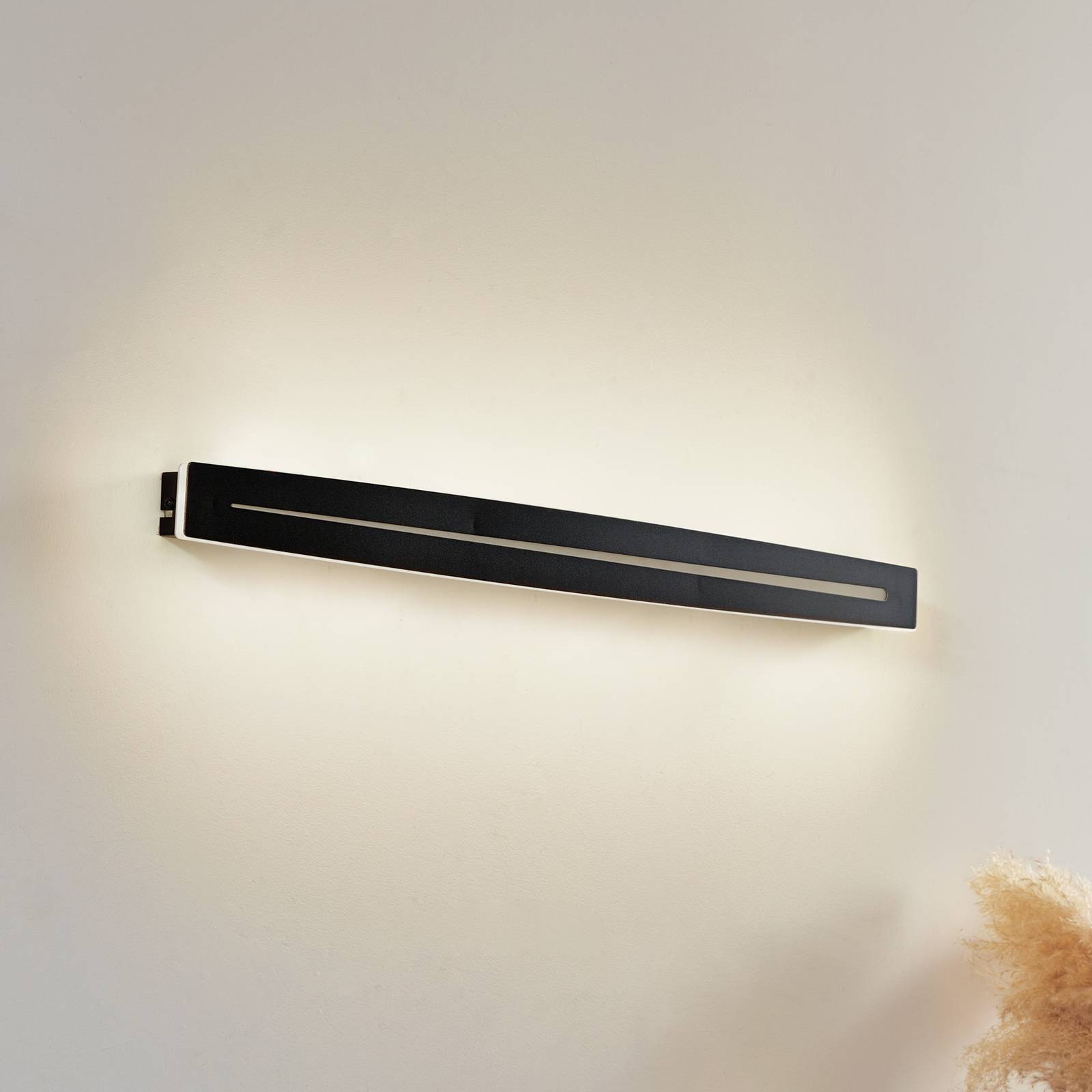 Lindby LED-Deckenleuchte Benario, schwarz, Aluminium, 80 cm Lindby LED-Deckenleuchte Benario, schwarz, Aluminium, 80 cm von LINDBY