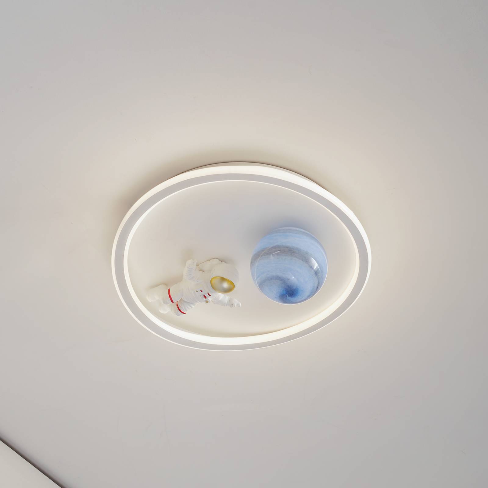 Lindby LED-Deckenleuchte Kosmo, 40 cm, weiß, Metall, Erde Lindby LED-Deckenleuchte Kosmo, 40 cm, weiß, Metall, Erde von LINDBY