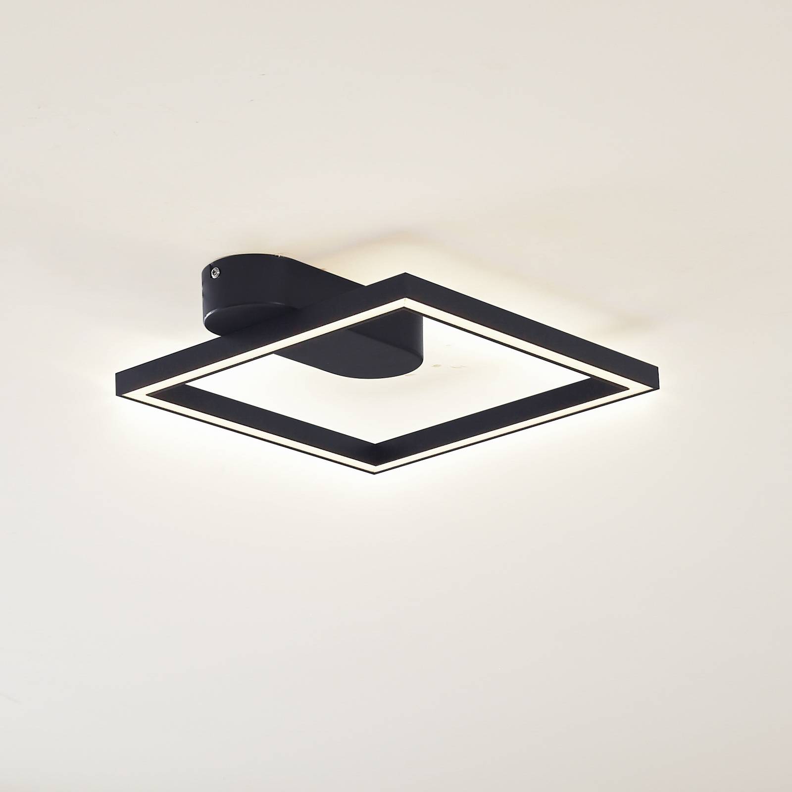 Lindby LED-Deckenleuchte Yulla, schwarz Lindby LED-Deckenleuchte Yulla, schwarz von LINDBY
