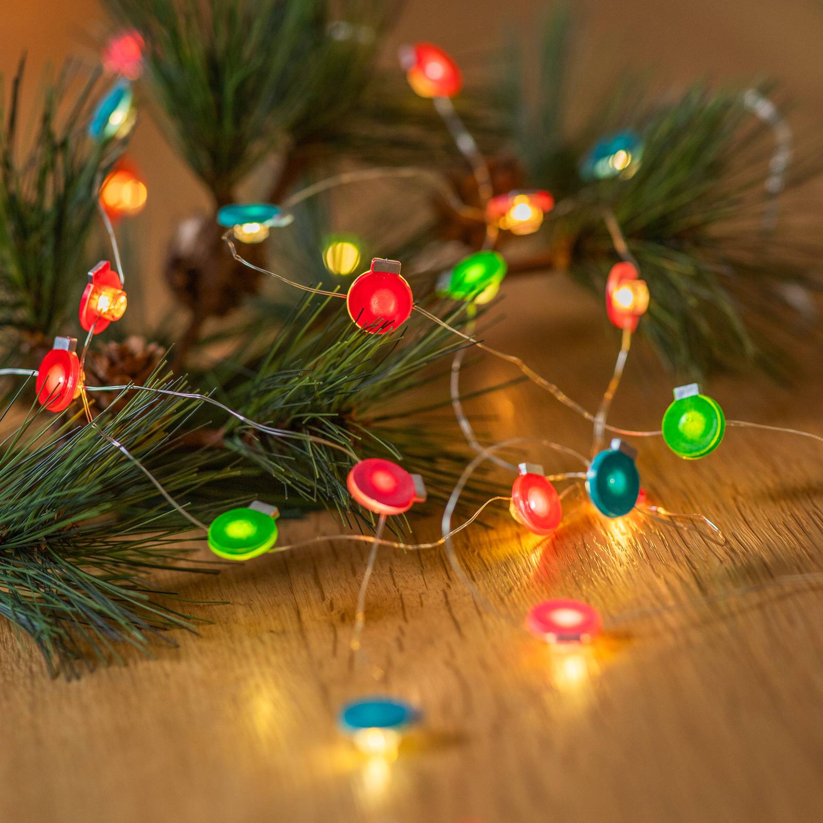 Lindby LED-Lichterkette Motje, Kugeln, rot, grün, 320 cm Lindby LED-Lichterkette Motje, Kugeln, rot, grün, 320 cm von LINDBY