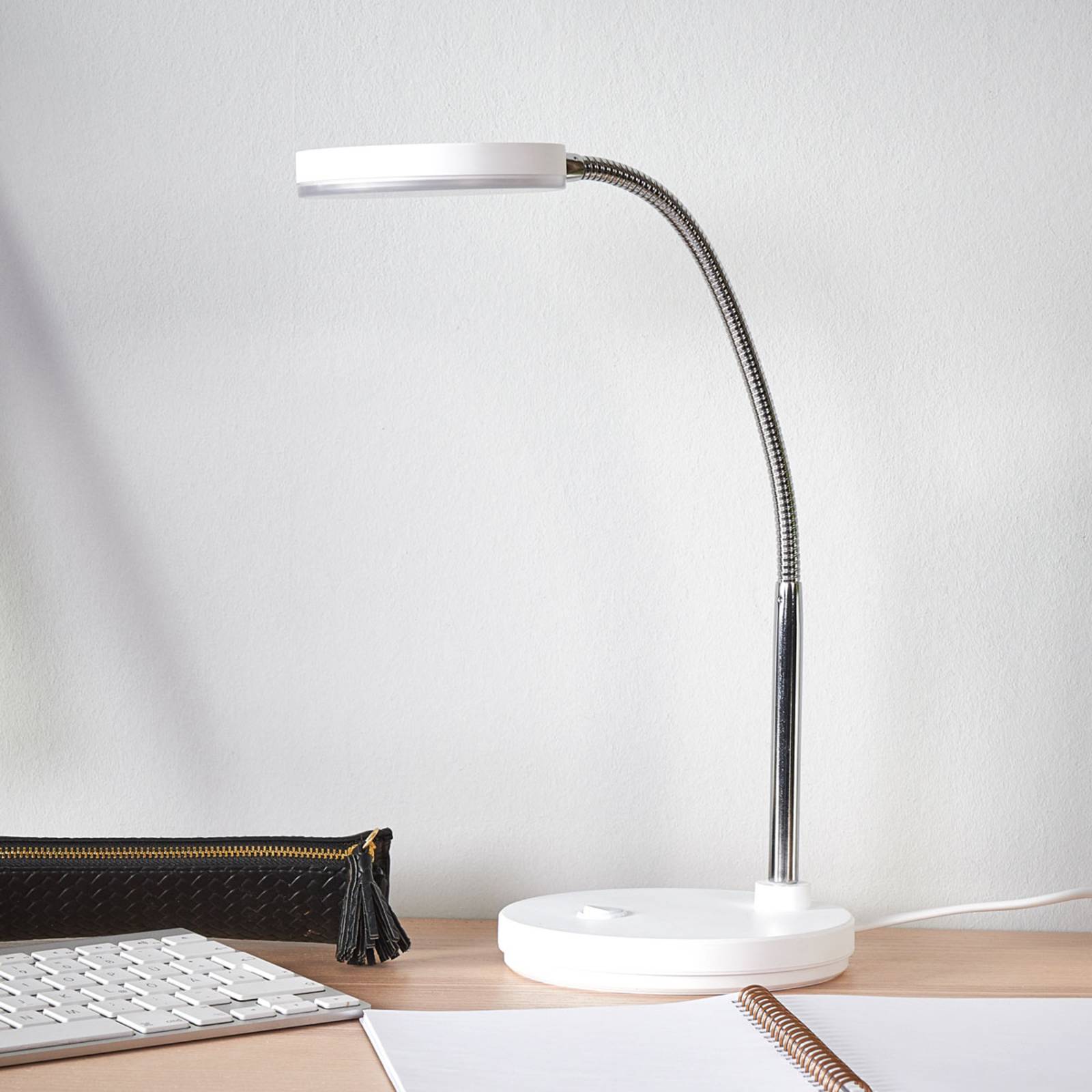 Lindby LED-Schreibtischlampe Milow, weiß, Metall, 35 cm hoch von LINDBY