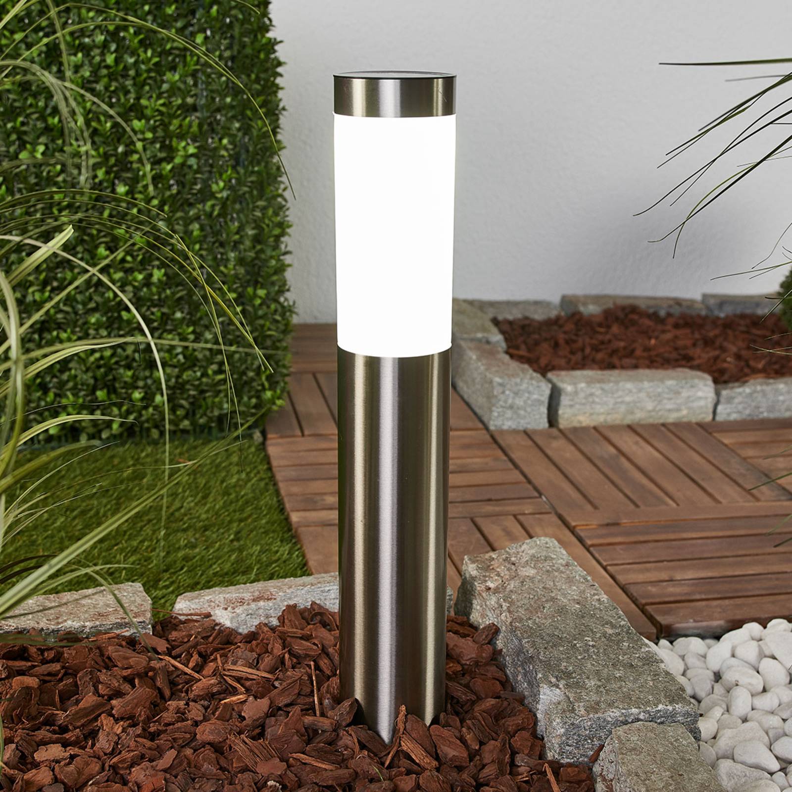 Lindby LED-Solarlampe Aleeza, 61 cm, Edelstahl, Erdspieß Lindby LED-Solarlampe Aleeza, 61 cm, Edelstahl, Erdspieß von LINDBY