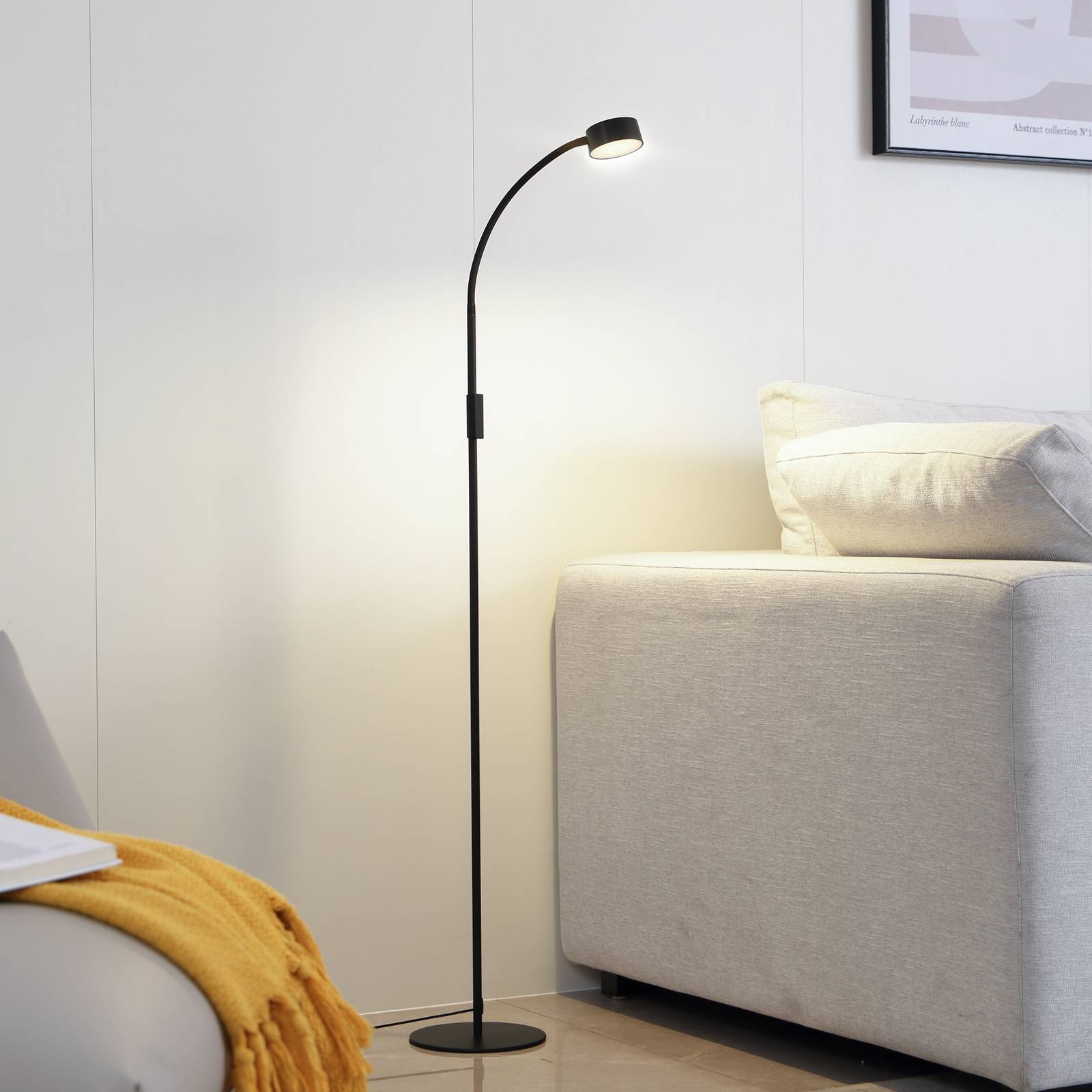 Lindby LED-Stehleuchte Maori, 140 cm, schwarz, CCT, dimmbar Lindby LED-Stehleuchte Maori, 140 cm, schwarz, CCT, dimmbar von LINDBY