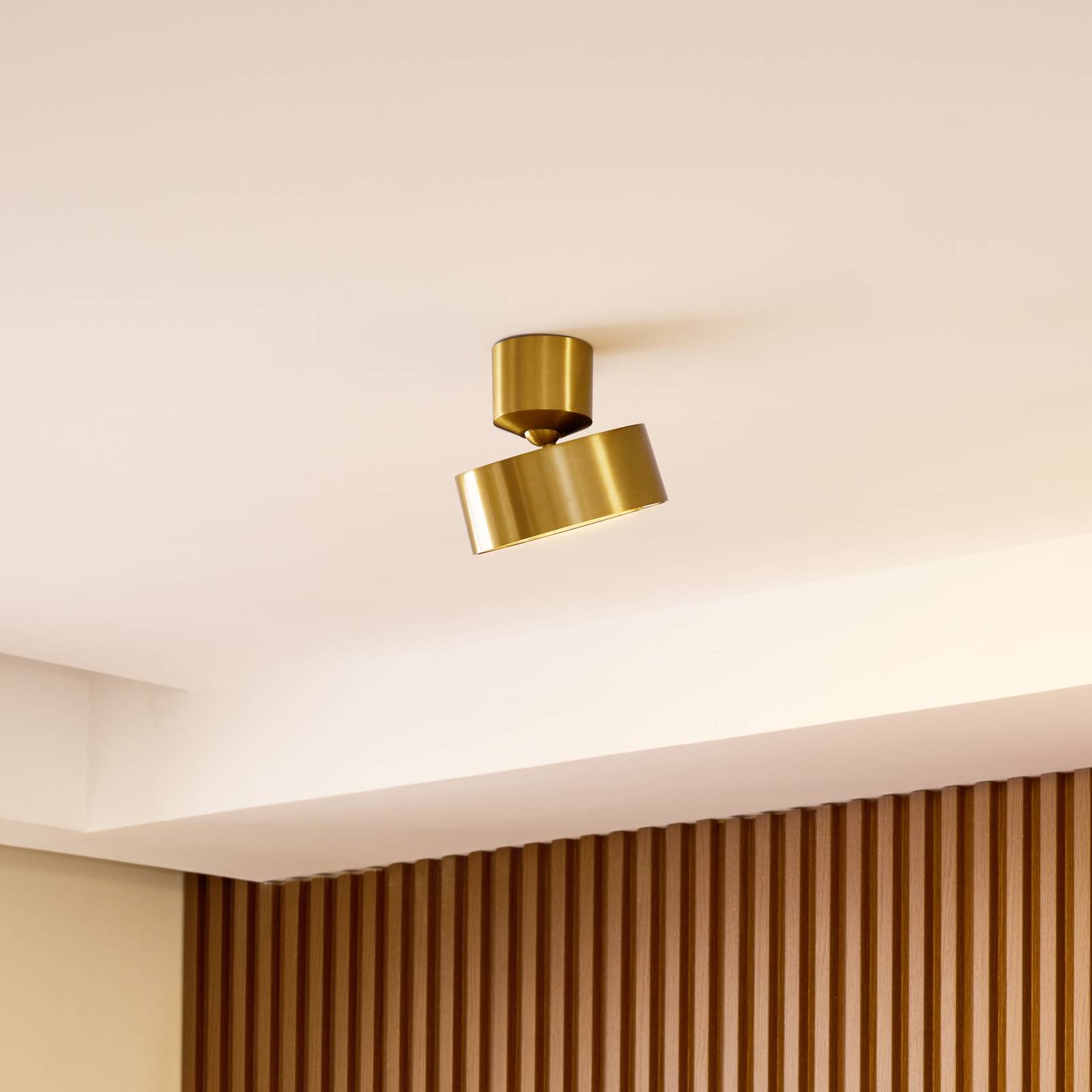 Lindby LED-Strahler Nivoria, schwenkbar, gold von LINDBY