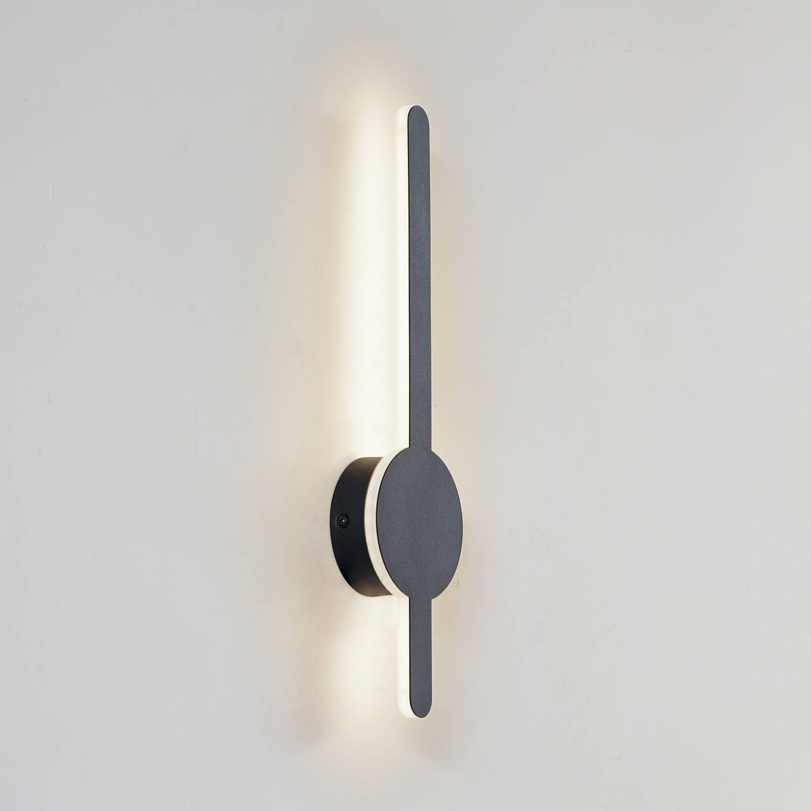 Lindby LED-Wandleuchte Borian, schwarz, Aluminium, 40 cm Lindby LED-Wandleuchte Borian, schwarz, Aluminium, 40 cm von LINDBY
