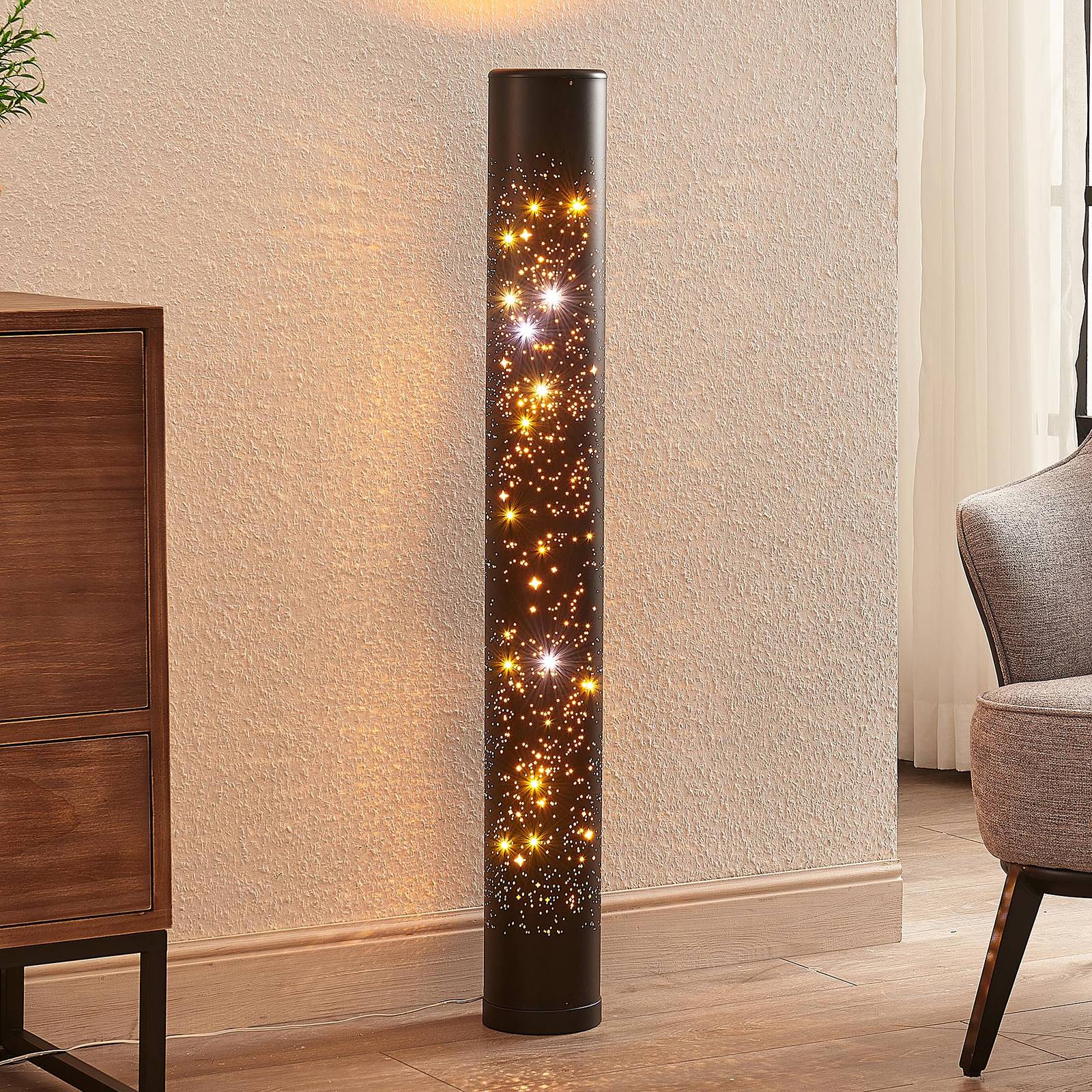 Lindby LED-Stehleuchte Lengla, schwarz/gold, Metall, 104 cm Lindby LED-Stehleuchte Lengla, schwarz/gold, Metall, 104 cm von LINDBY
