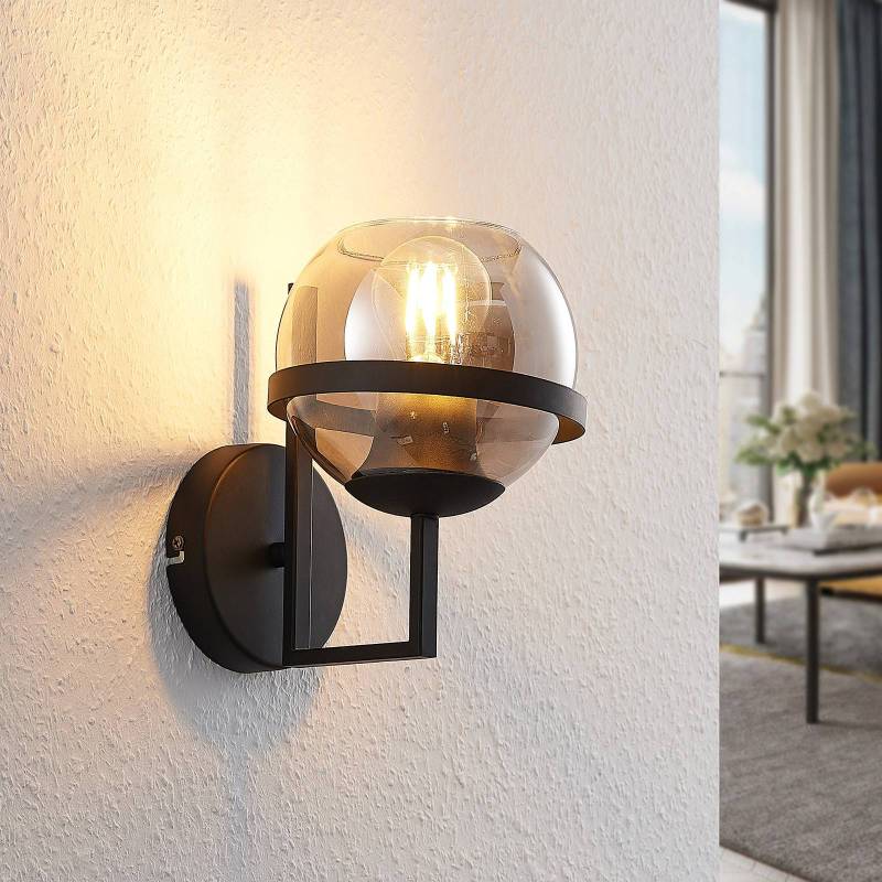 Lindby Wandleuchte Marinka, Höhe 20 cm, schwarz, Rauchglas von LINDBY