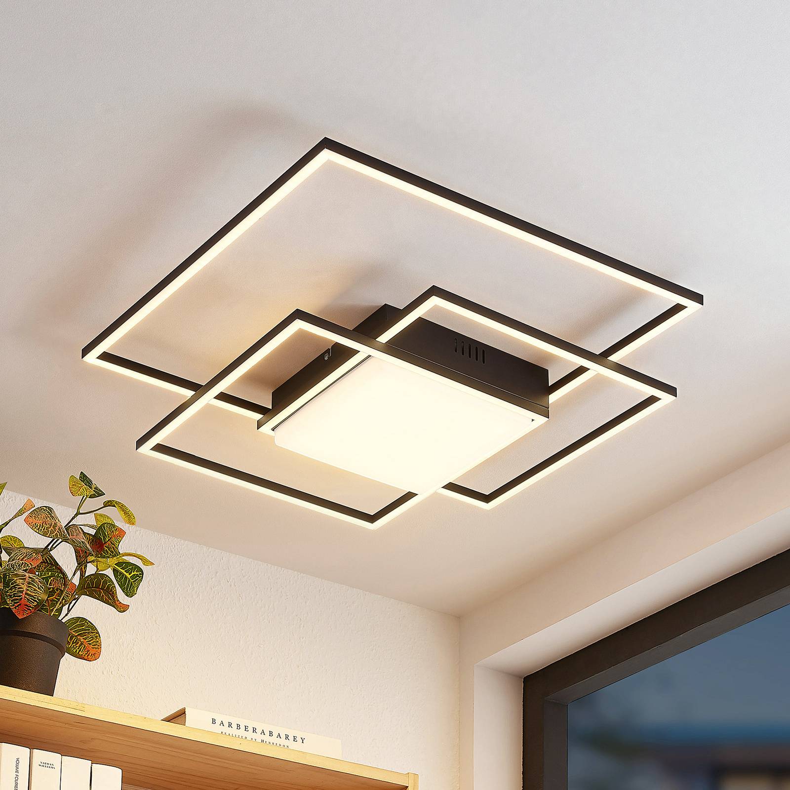 Lindby LED-Deckenleuchte Nelinka, 60 cm, schwarz, Aluminium Lindby LED-Deckenleuchte Nelinka, 60 cm, schwarz, Aluminium von LINDBY