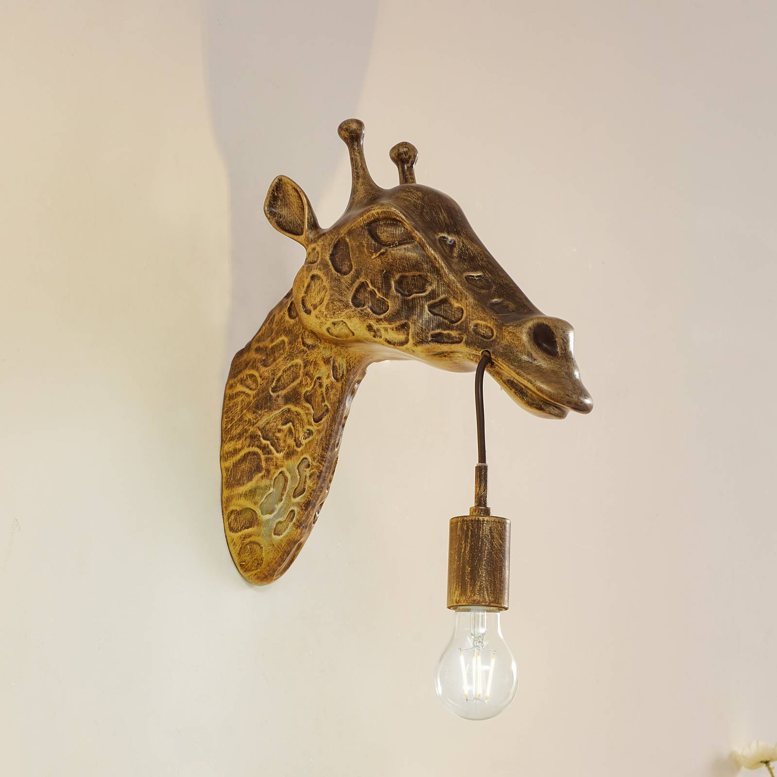 Lindby Wandleuchte Nirvathia, 35 cm, Giraffe, messingfarben Lindby Wandleuchte Nirvathia, 35 cm, Giraffe, messingfarben von LINDBY