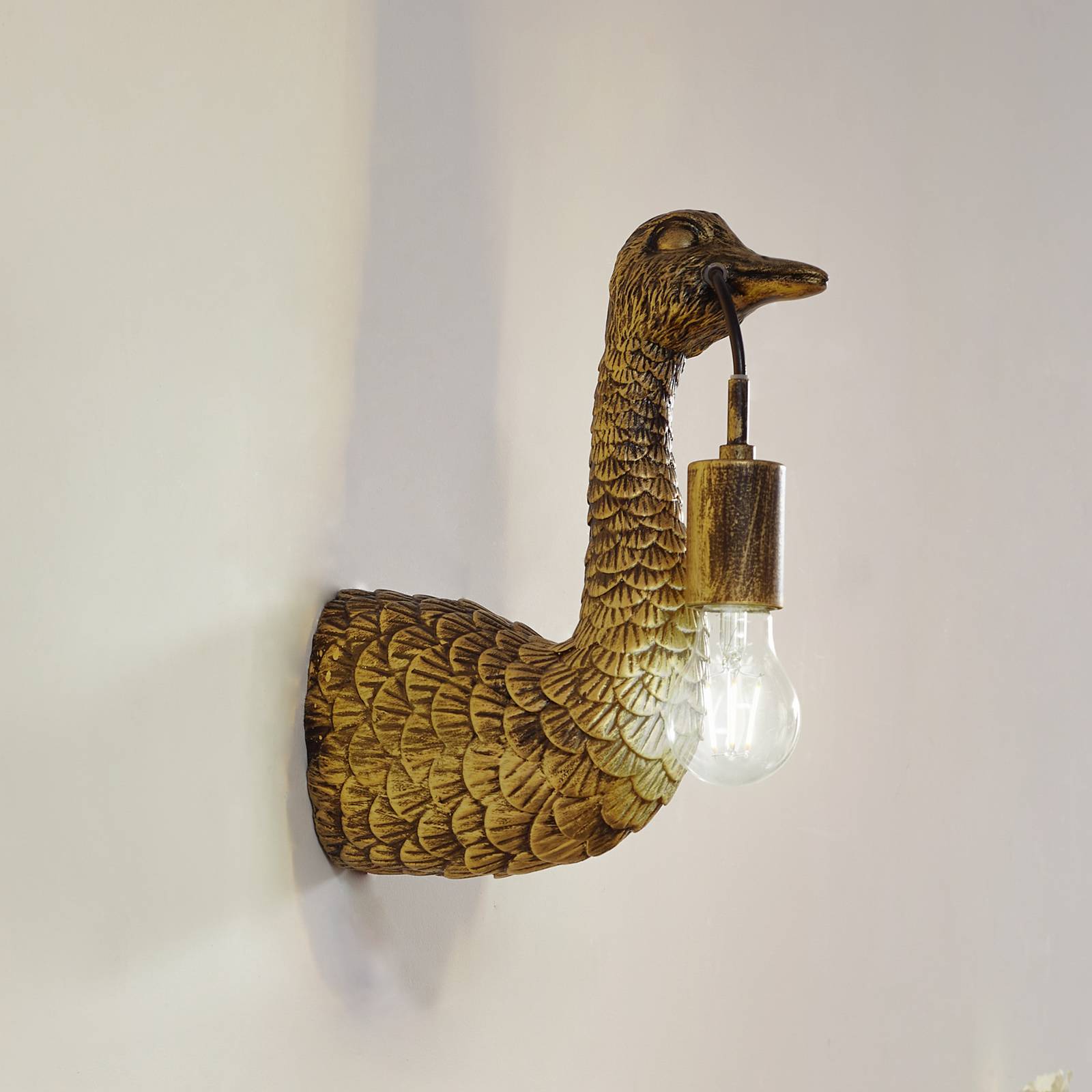 Lindby Wandleuchte Nirvathia, Strauß, messingfarben, Metall Lindby Wandleuchte Nirvathia, Strauß, messingfarben, Metall von LINDBY