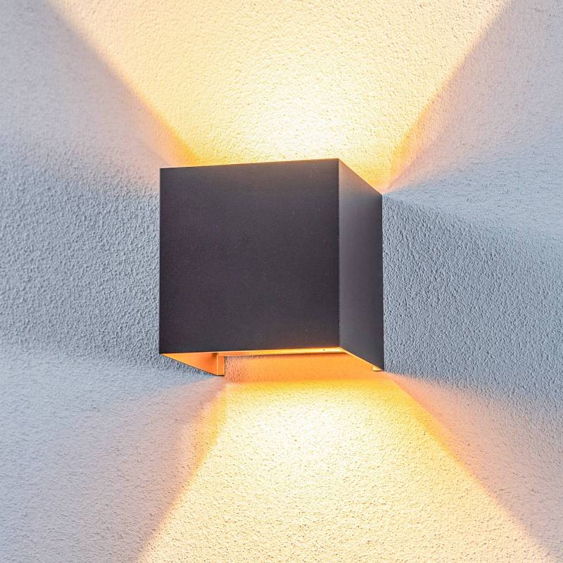 Lindby LED-Außenwandleuchte Nivar, eckig, schwarz/gold, IP54 von LINDBY