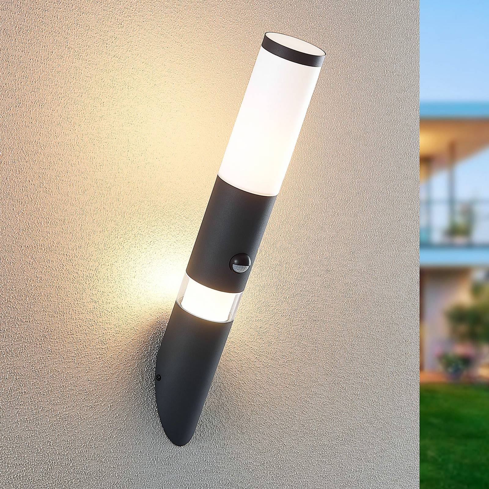 Lindby Okari Außenwandleuchte mit Sensor Fackel Lindby Okari Außenwandleuchte mit Sensor Fackel von LINDBY