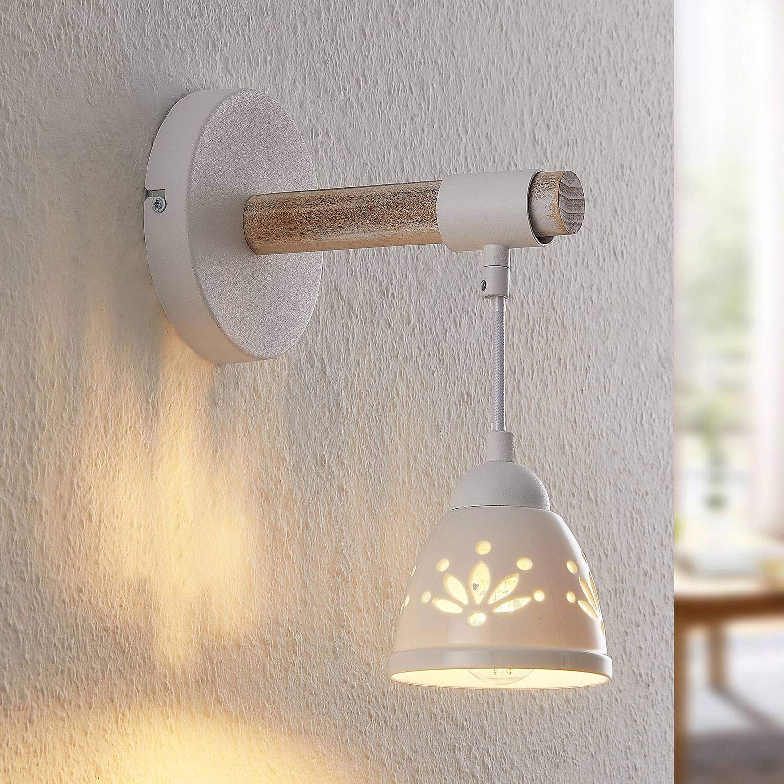 Lindby Pimana Wandleuchte mit Keramikschirm Lindby Pimana Wandleuchte mit Keramikschirm von LINDBY
