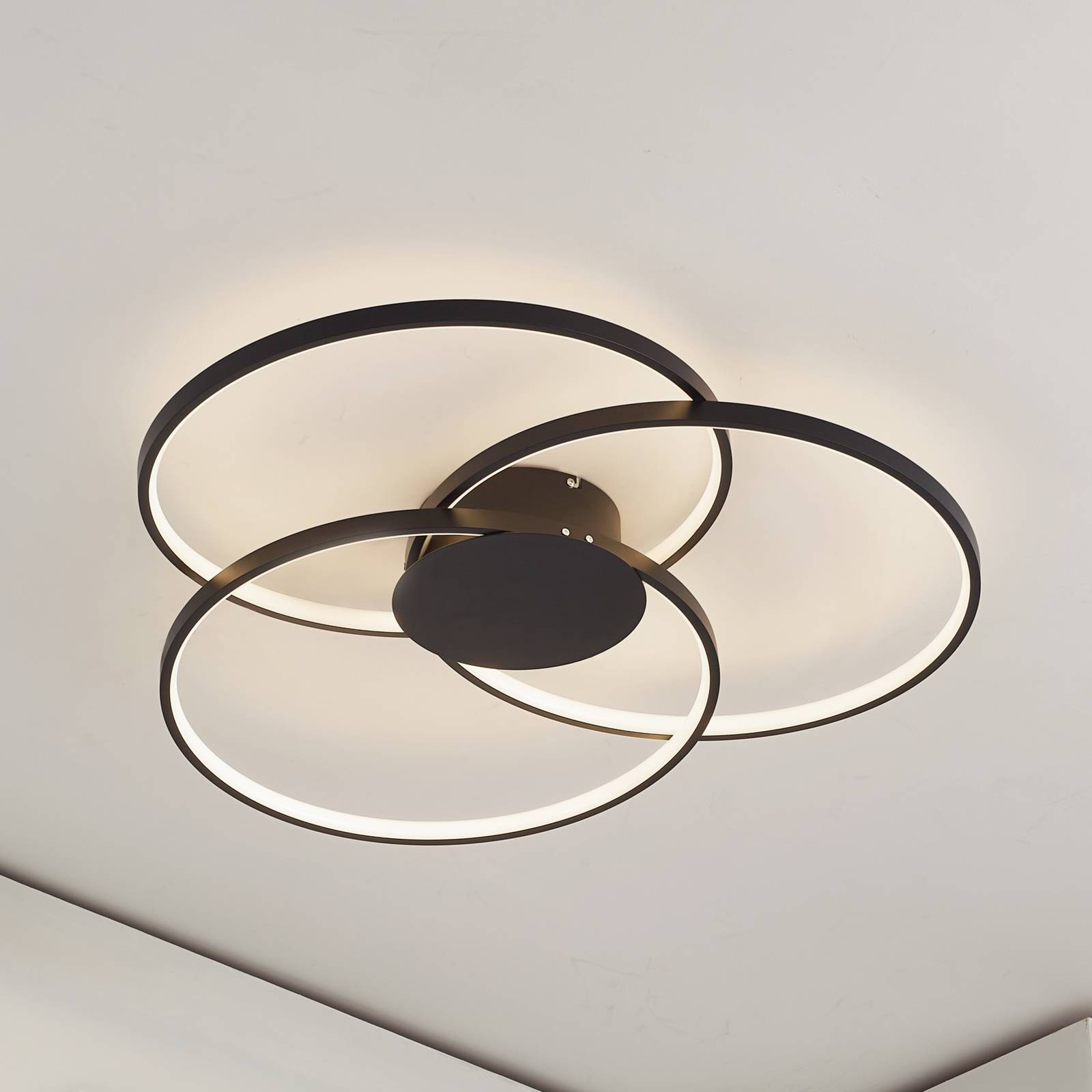 Lindby LED-Deckenleuchte Riley, schwarz, 3.000 K, dimmbar Lindby LED-Deckenleuchte Riley, schwarz, 3.000 K, dimmbar von LINDBY