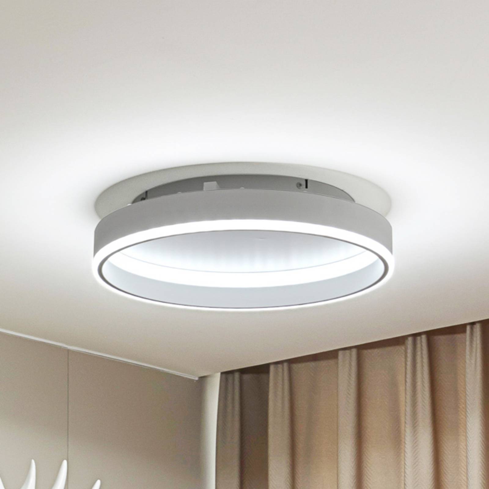 Lindby Smart LED-Deckenlampe Yasmen, weiß, Metall, CCT, Tuya Lindby Smart LED-Deckenlampe Yasmen, weiß, Metall, CCT, Tuya von LINDBY
