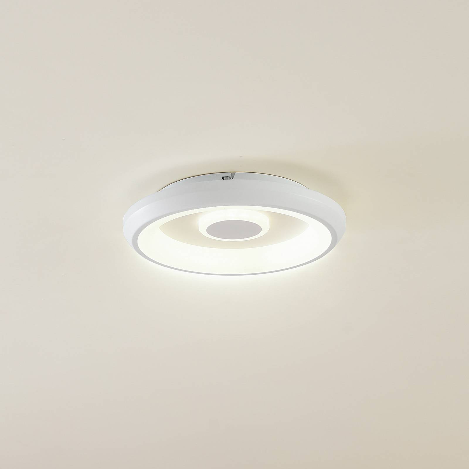 Lindby Smart Lynden LED-Deckenlampe, Ø 38cm, weiß, RGB, Tuya Lindby Smart Lynden LED-Deckenlampe, Ø 38cm, weiß, RGB, Tuya von LINDBY