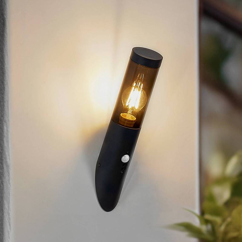 Lindby Außenwandleuchte Statius, anthrazit, Eisen, Sensor von LINDBY