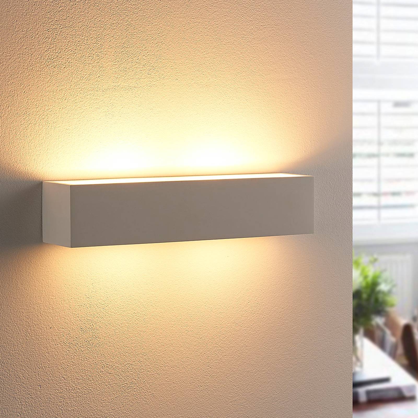 Lindby Wandlampe Tjada, 35 cm, weiß, Gips, G9, bemalbar Lindby Wandlampe Tjada, 35 cm, weiß, Gips, G9, bemalbar von LINDBY
