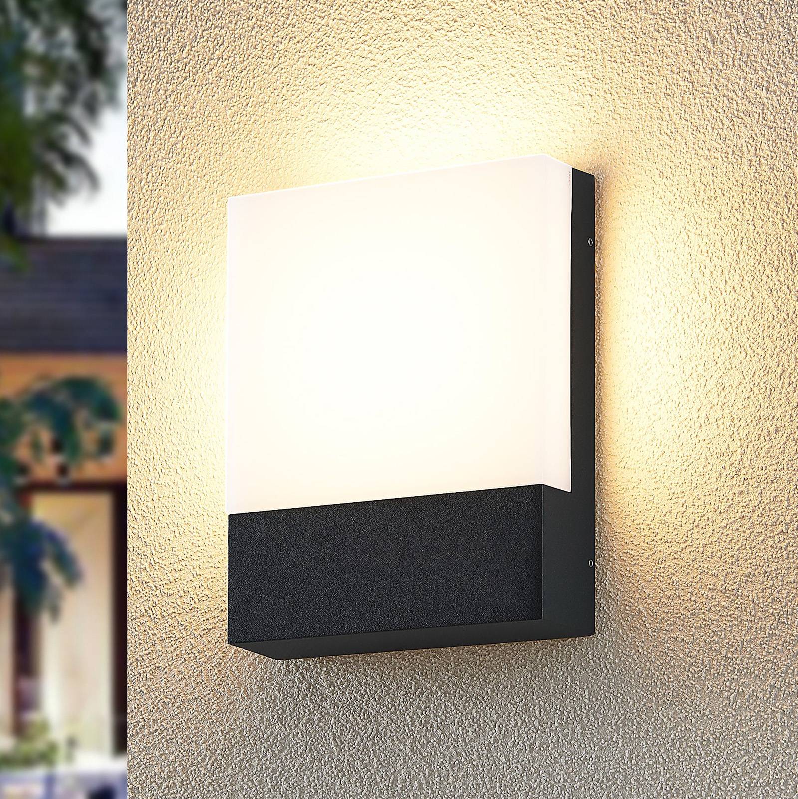 Lindby Vanira LED-Wandleuchte für außen, eckig Lindby Vanira LED-Wandleuchte für außen, eckig von LINDBY
