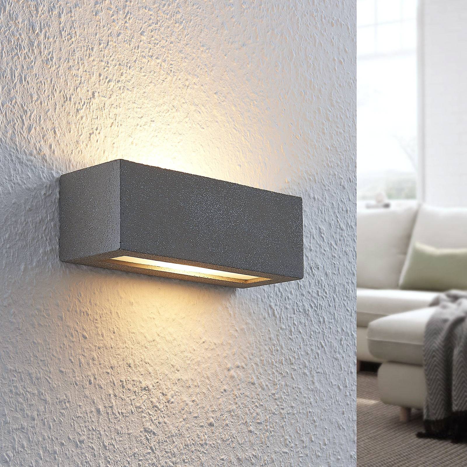 Lindby Wandlampe Nellie, grau, Beton, 21,8 cm breit von LINDBY