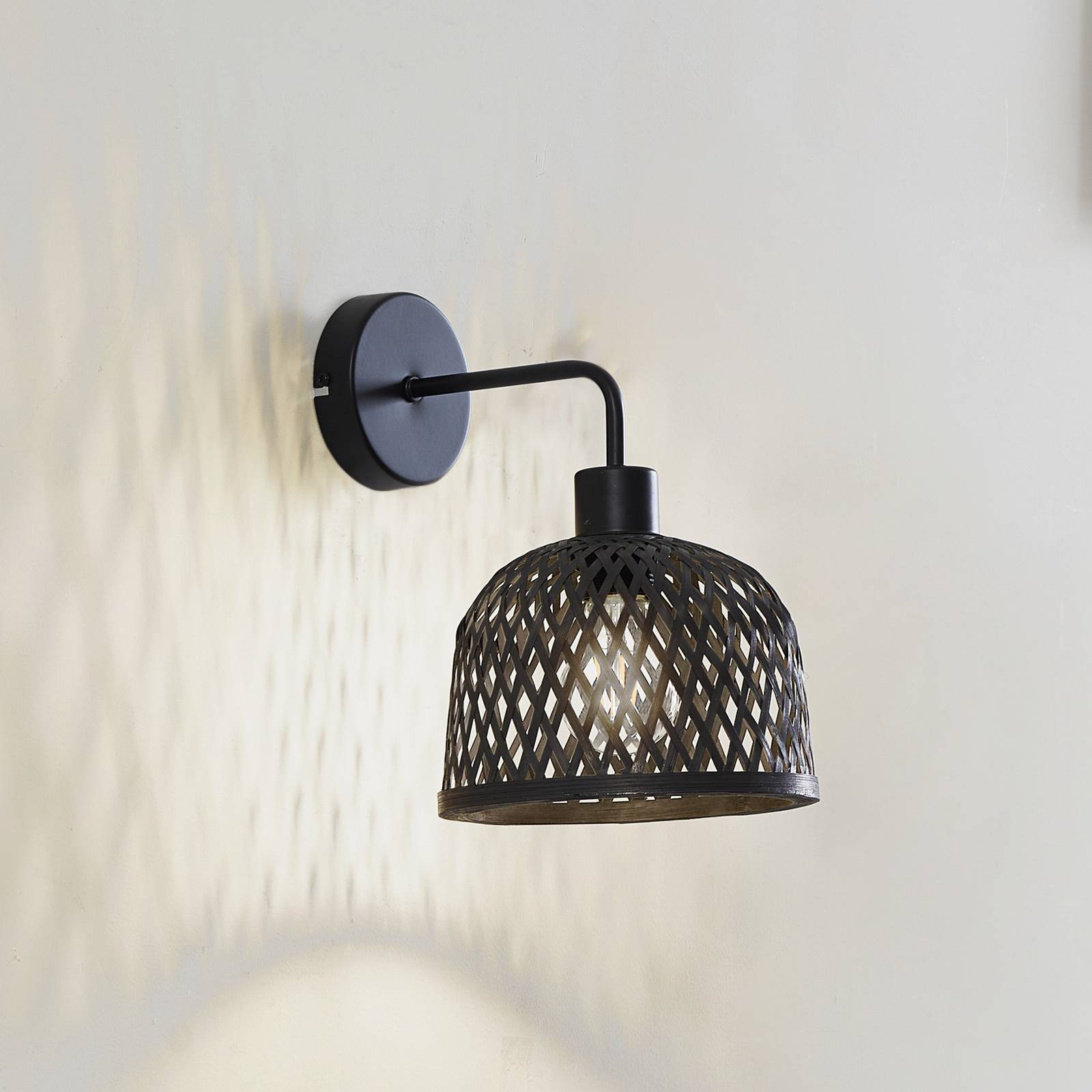 Lindby Wandleuchte Eskil, Ø 18,5 cm, schwarz, Bambus Lindby Wandleuchte Eskil, Ø 18,5 cm, schwarz, Bambus von LINDBY