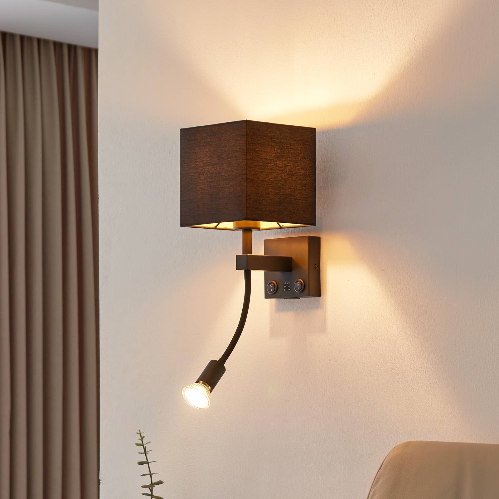 Lindby Wandlampe Thorid, schwarz/gold, Stoff, USB, Leselampe Lindby Wandlampe Thorid, schwarz/gold, Stoff, USB, Leselampe von LINDBY