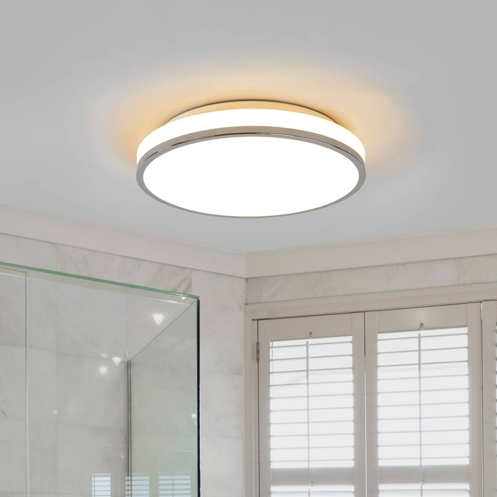 Lindby LED-Deckenleuchte Lyss, Ø 34 cm, chromfarben, IP44 Lindby LED-Deckenleuchte Lyss, Ø 34 cm, chromfarben, IP44 von LINDBY