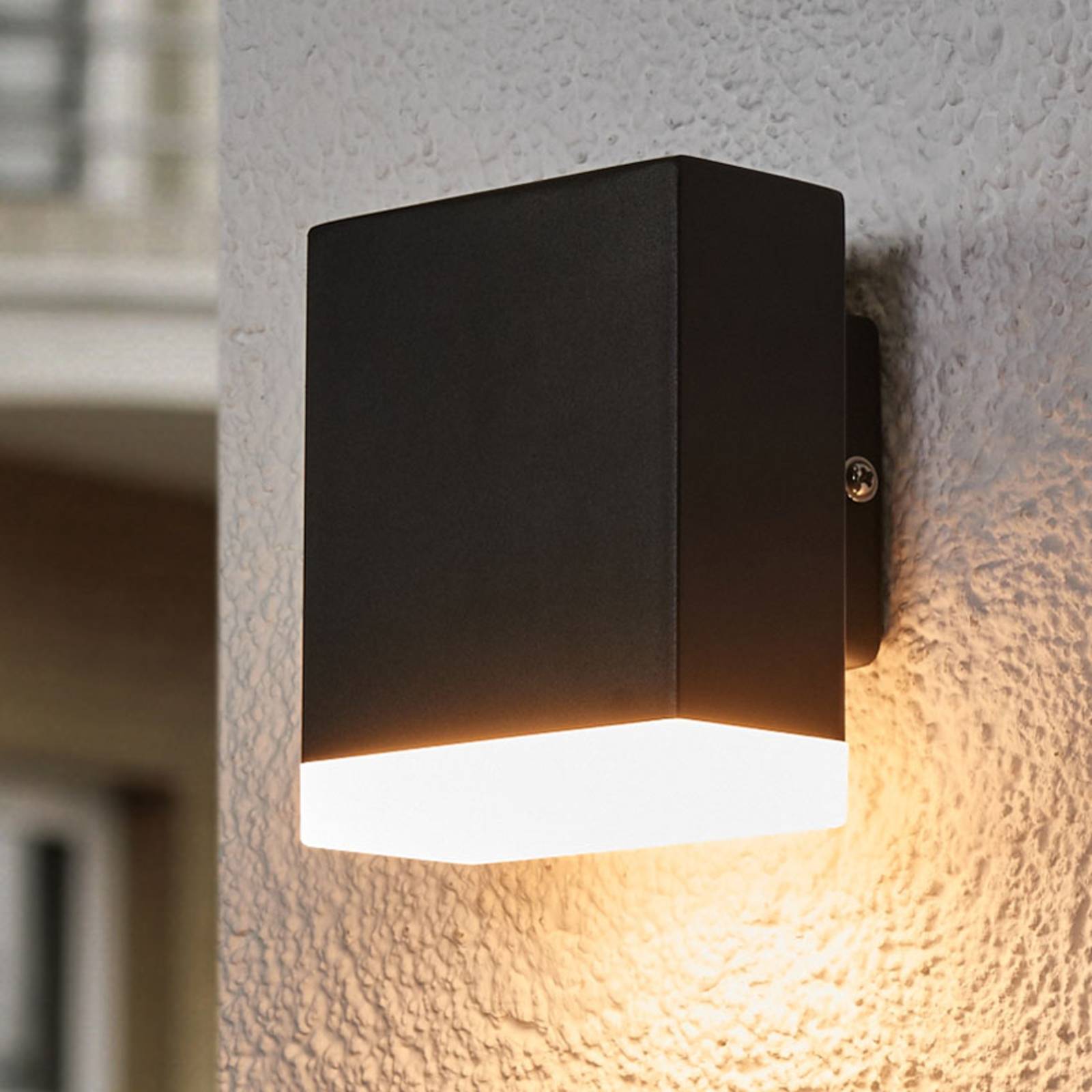 Moderne LED-Außenwandlampe Aya in Schwarz Moderne LED-Außenwandlampe Aya in Schwarz von LINDBY