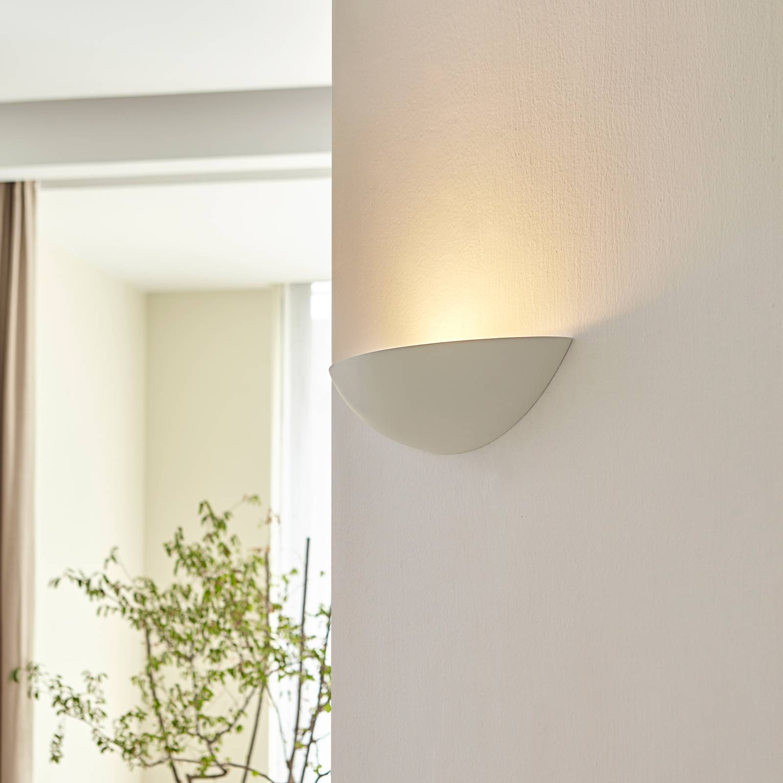 Lindby Wandlampe Guilia, weiß, Gips, 40 cm, E27, bemalbar Lindby Wandlampe Guilia, weiß, Gips, 40 cm, E27, bemalbar von LINDBY