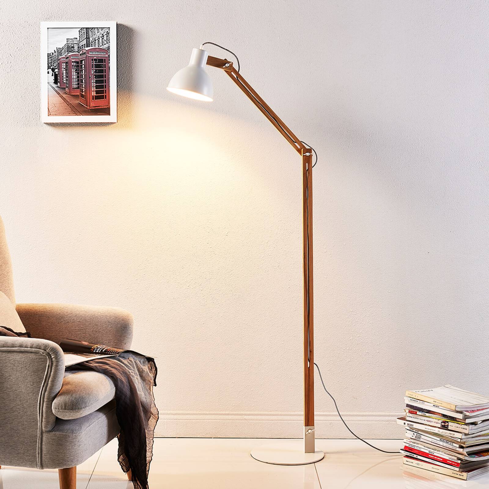 Lindby Stehlampe Shivanja, Holz, verstellbar, 146 cm, E27 Lindby Stehlampe Shivanja, Holz, verstellbar, 146 cm, E27 von LINDBY